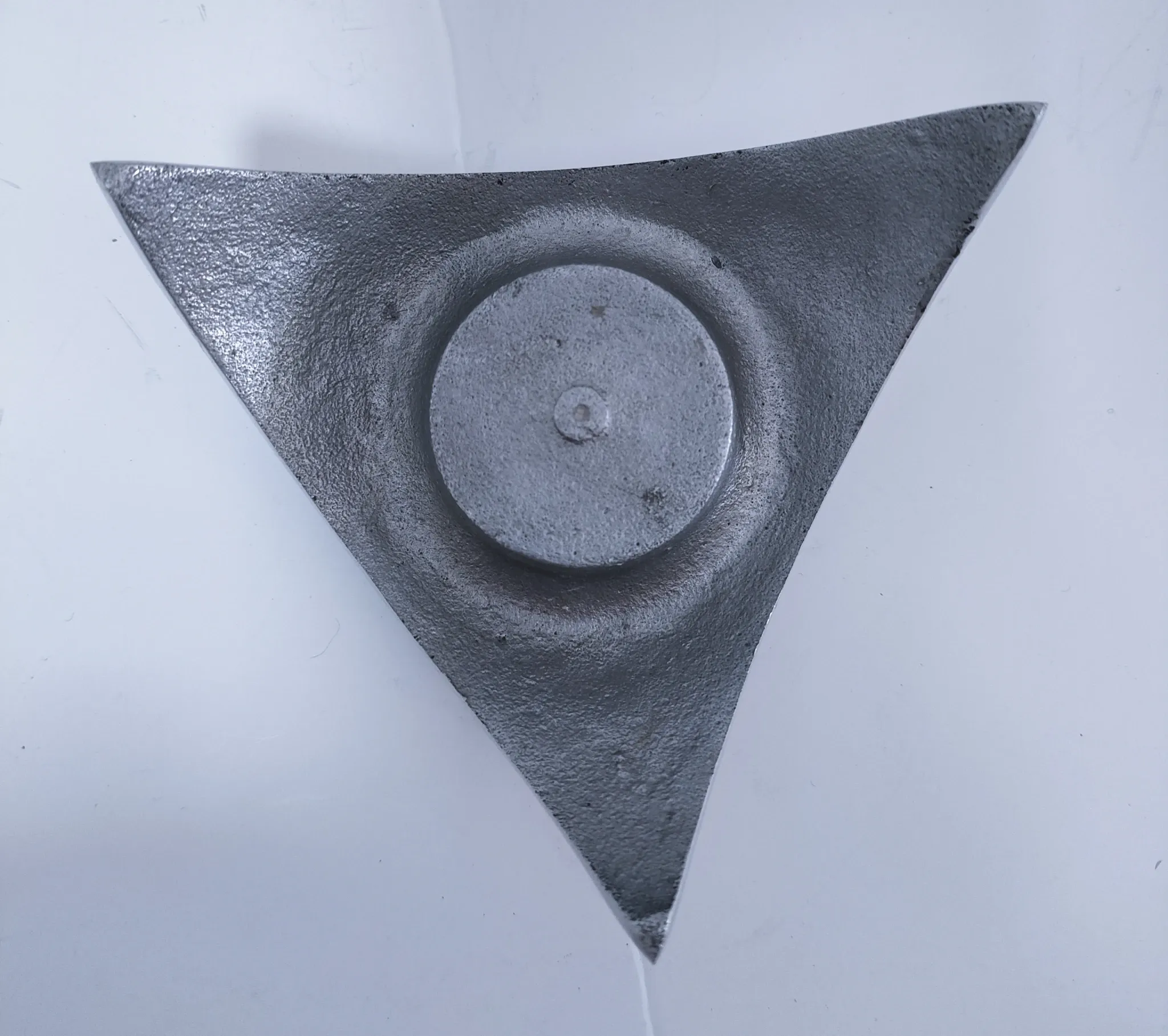 six bougeoirs tripodes aluminium design 90