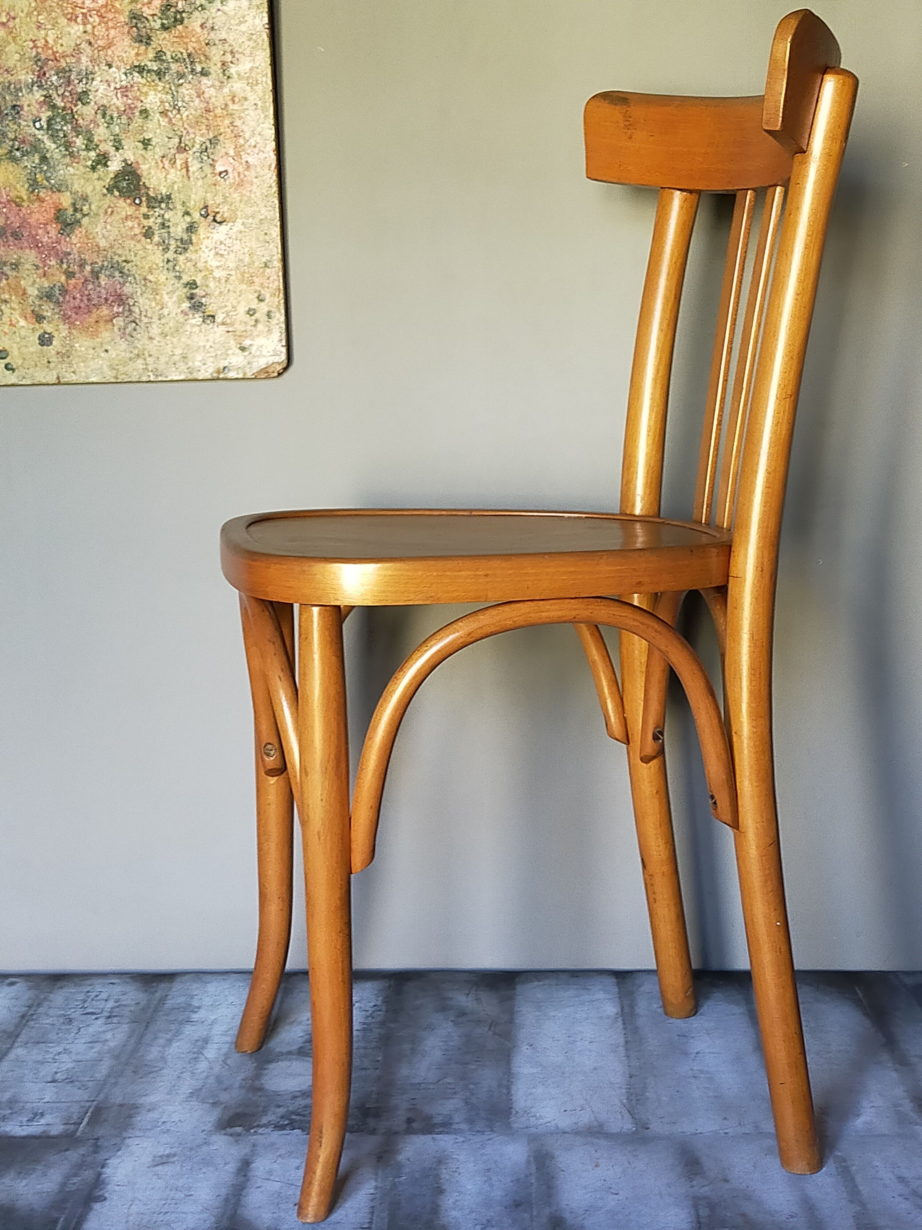 Mahieu curved wooden bistro chair