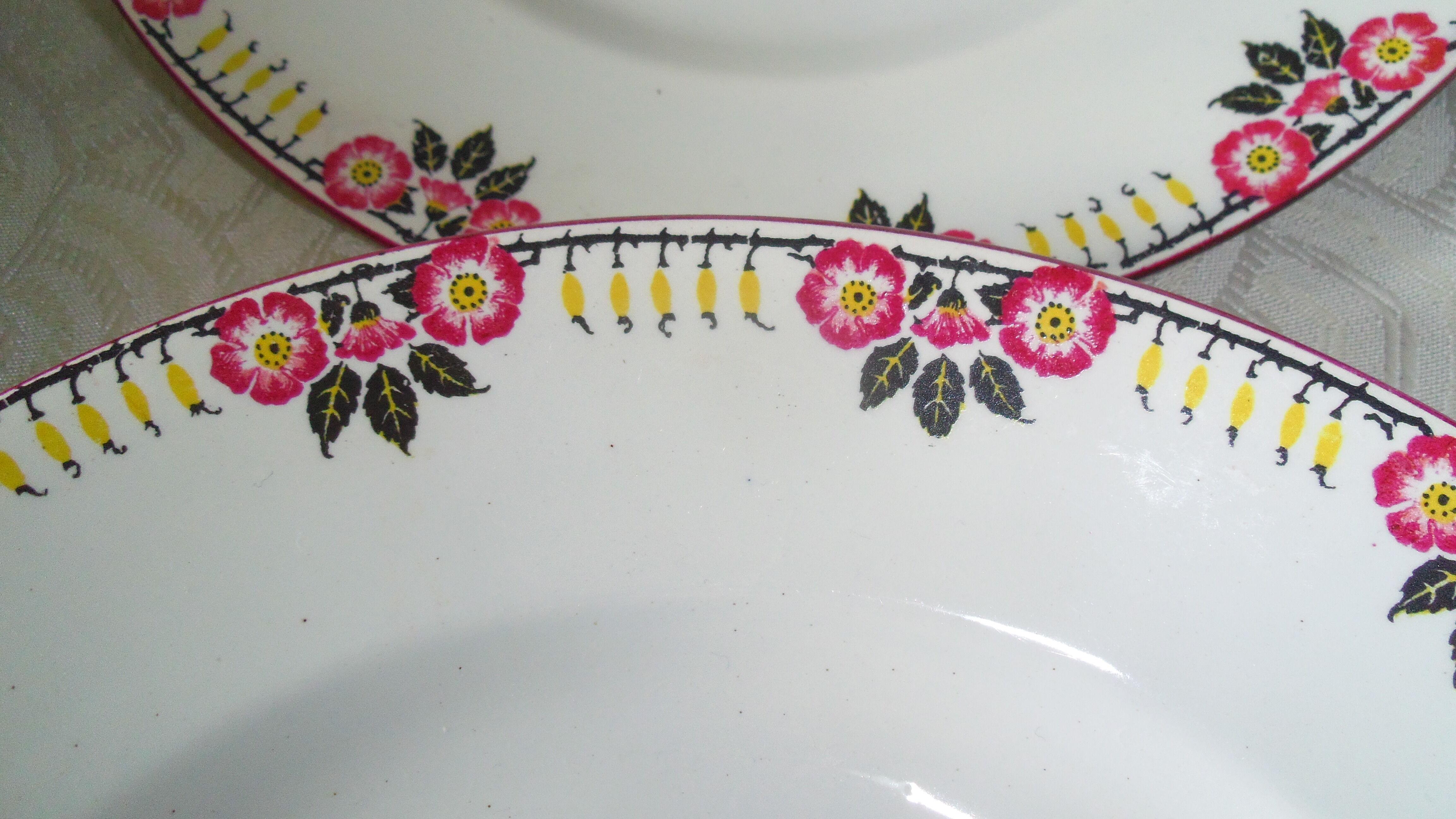 6 flat plates Faience Orchie Moulin des loups