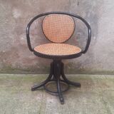 Thonet 5501 curved wooden armchair