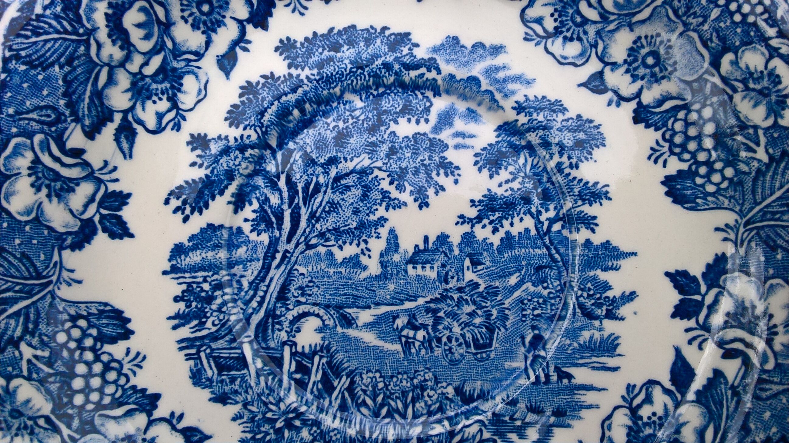 English Ironstone Tableware Ltd (EIT) "Kingswood" blue-white cups and saucers