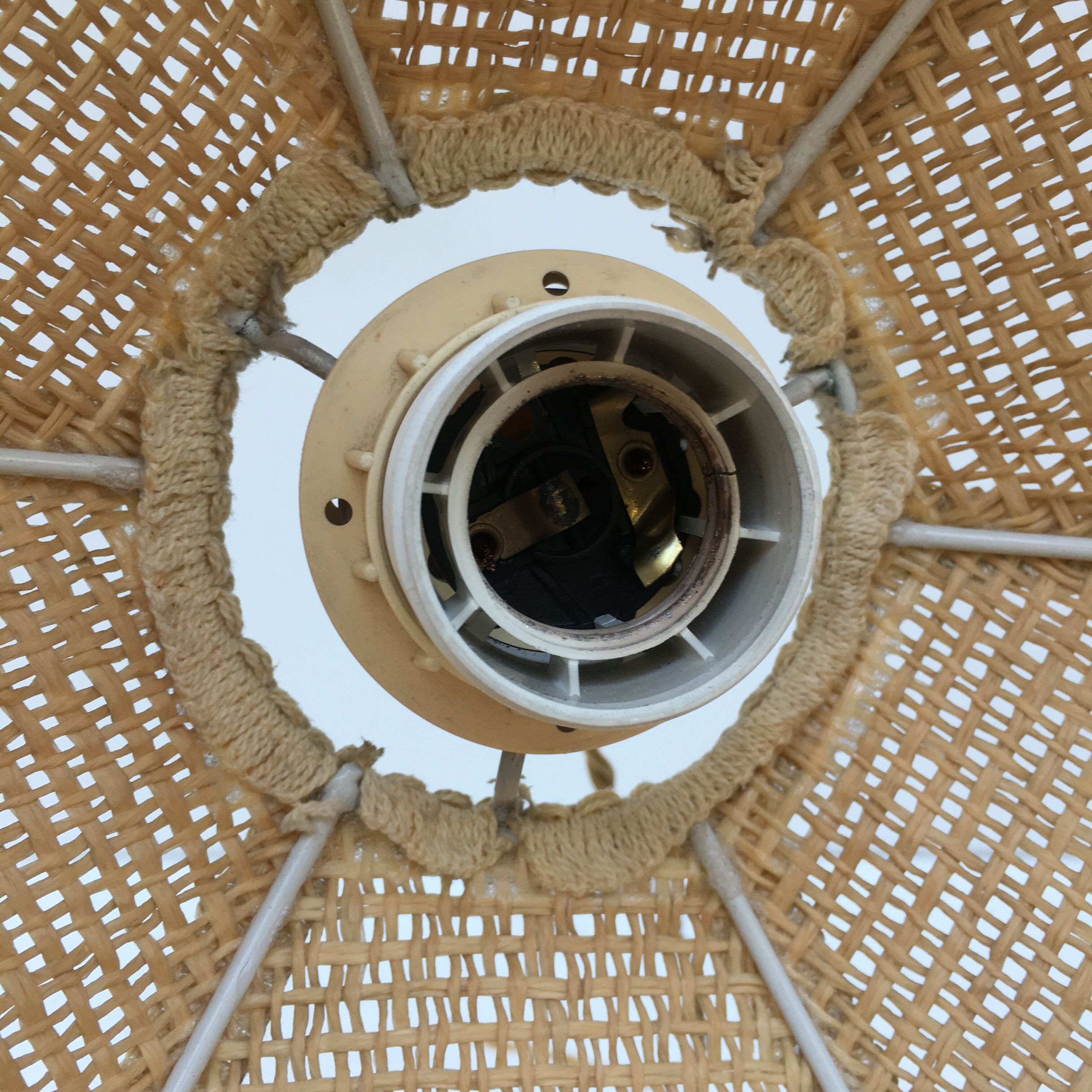 Vintage suspension in natural fibers