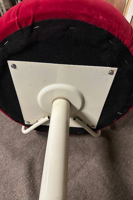 60s rotating tulip cocktail chair in red velvet