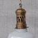 Suspension allemande antique en laiton et en verre bicolore