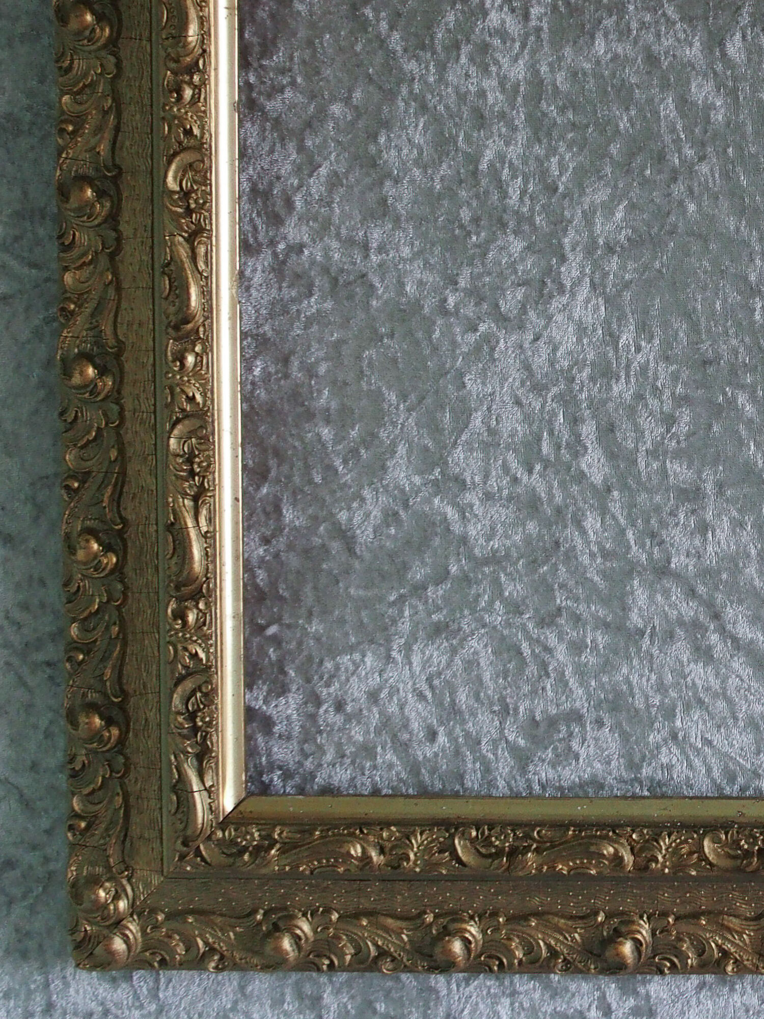 Gold stucco moulding wooden frame