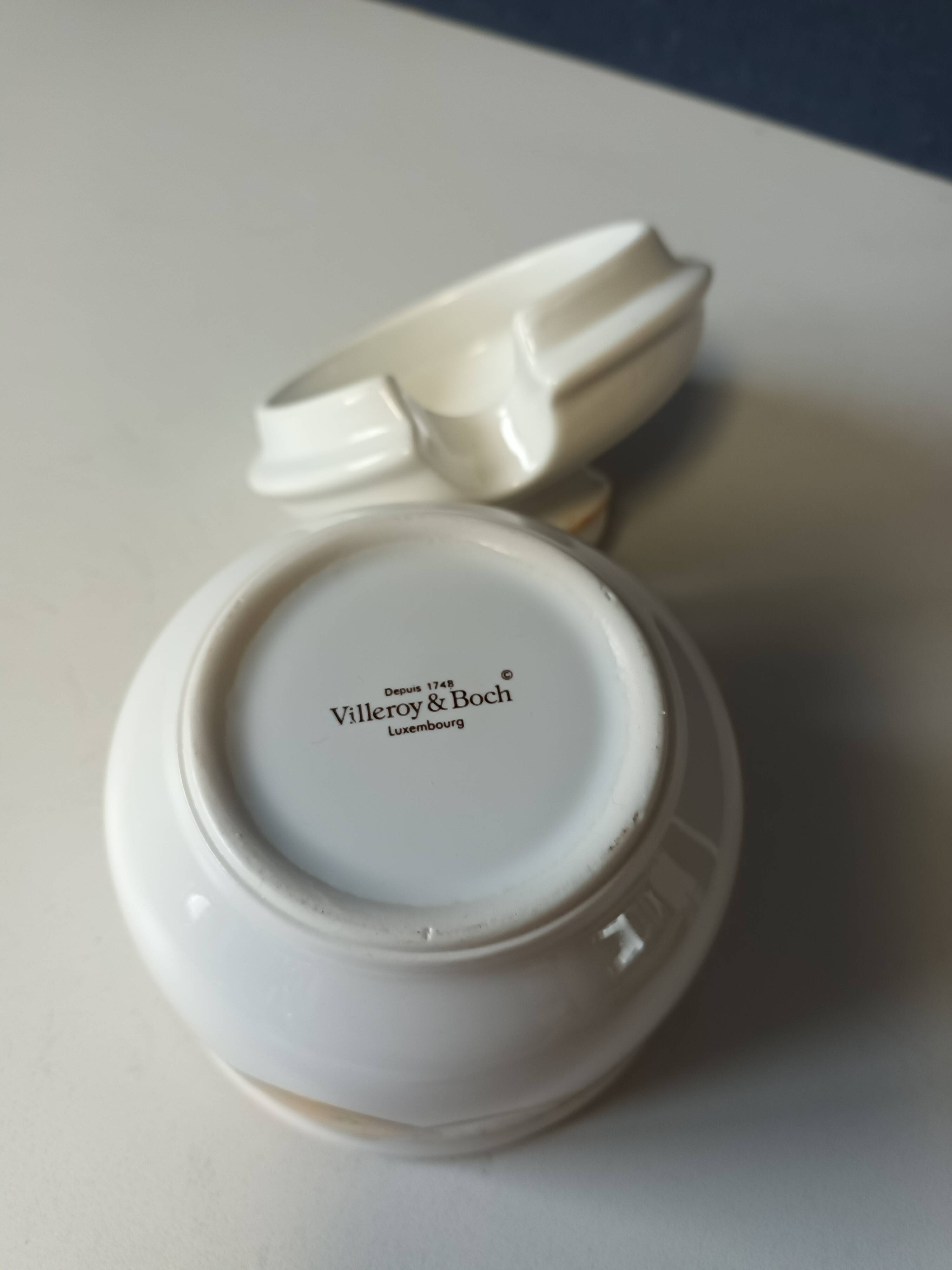 Honey jar