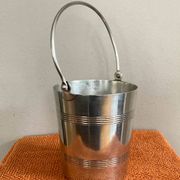 Ice bucket with handle from the late 19th / early 20th century in hallmarked silver-plated metal