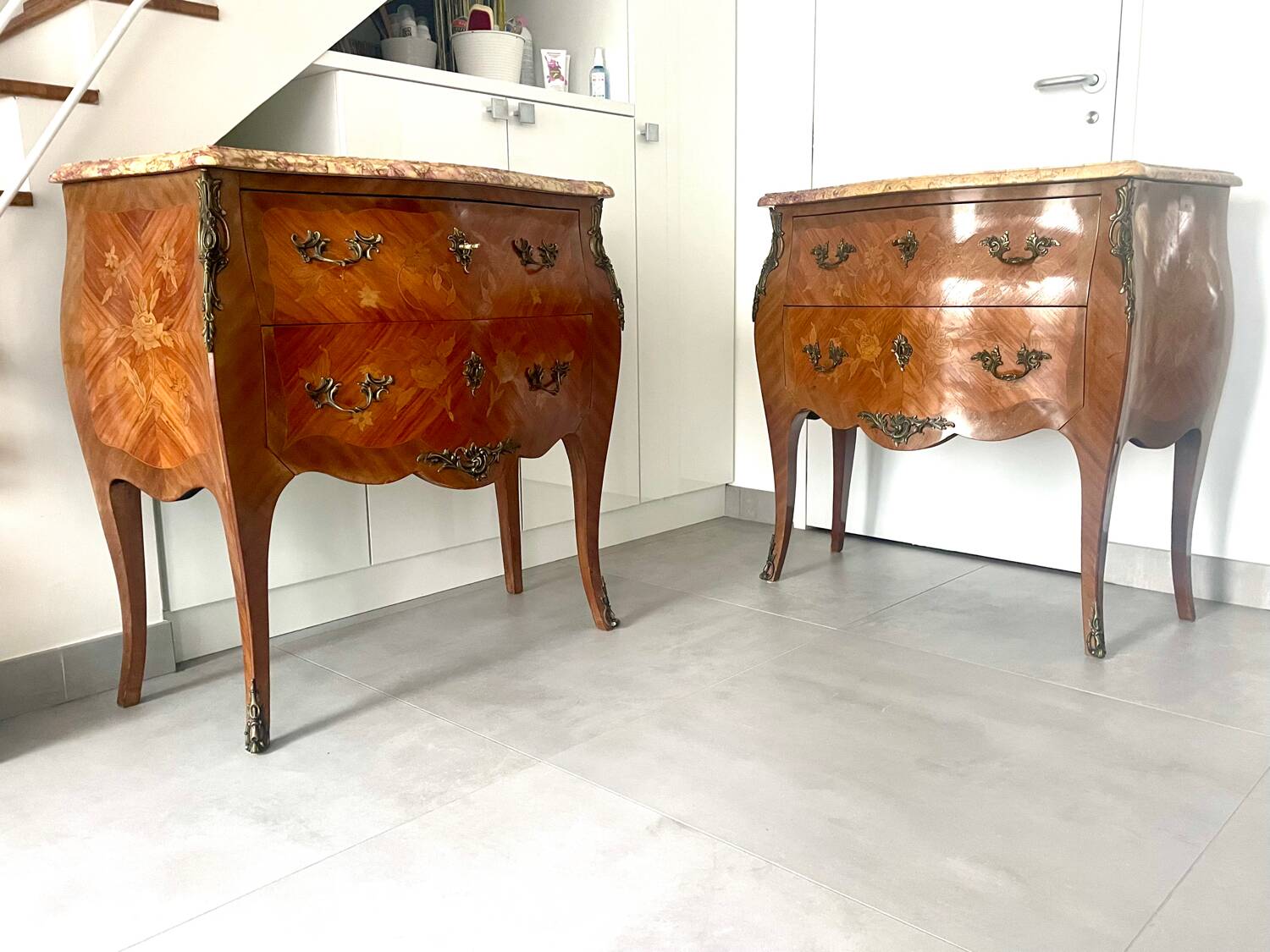 Pair of antique Louis XV chests of drawers in very good condition