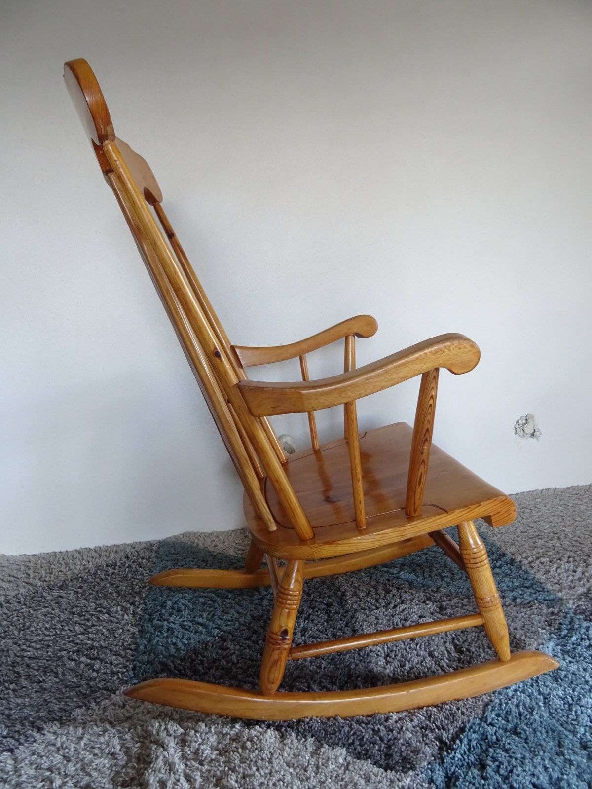 Rocking-chair fan folder