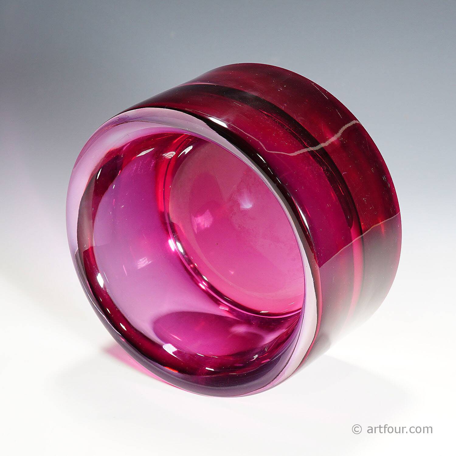 Mario Pinzoni for Seguso Sommerso Murano bowl circa 1969.