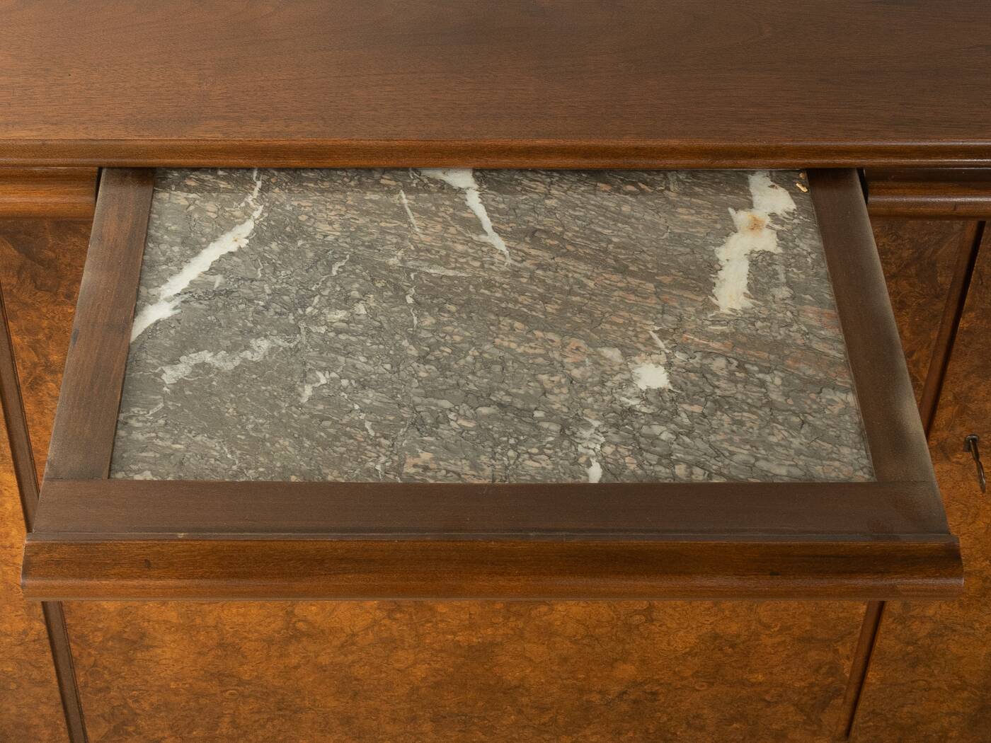 Wonderful Art Deco sideboard from the 1920s