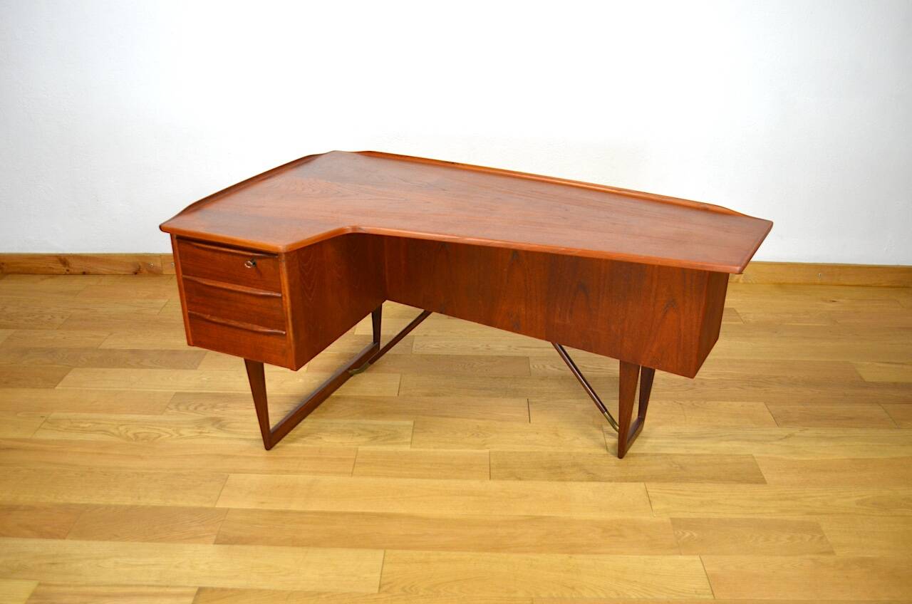 Boomerang desk by Peter Lovig Nielsen 1950/1960