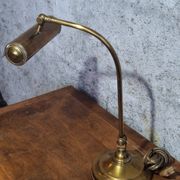 Art Nouveau desk lamp, solid brass with articulated arm – Belle Époque