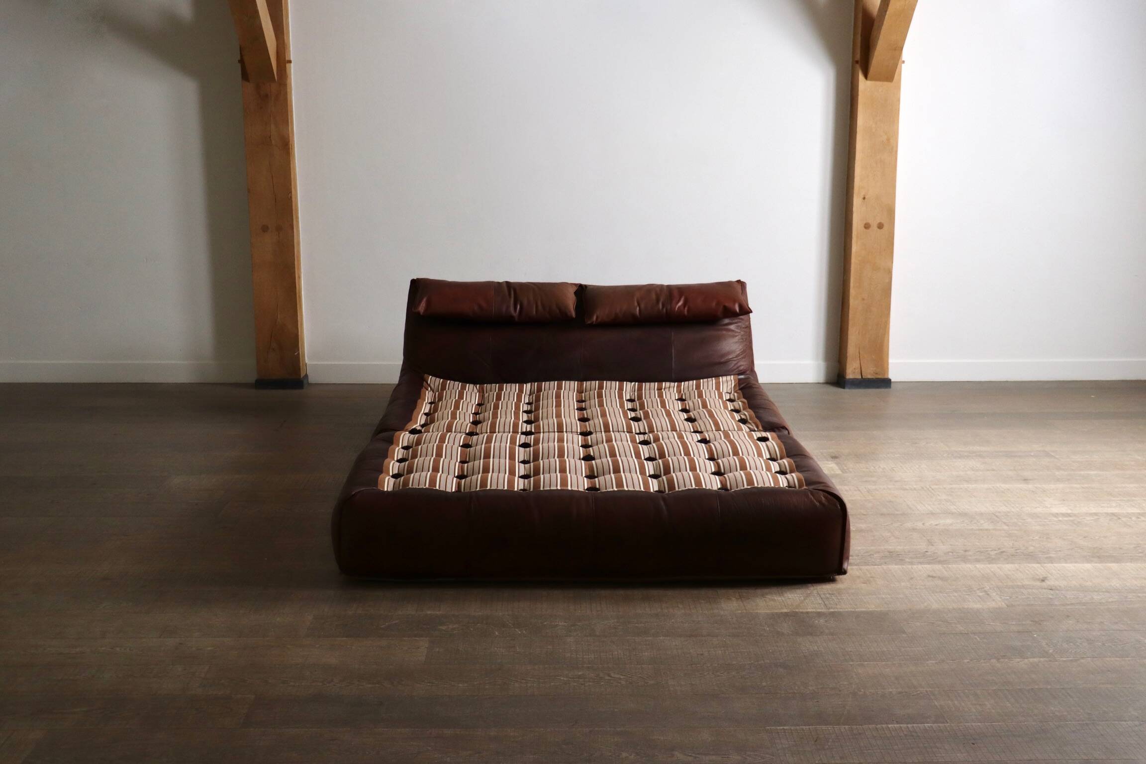 Le Bambole Bed In Buffalo Leather By Mario Bellini For B&B Italia, 1970s