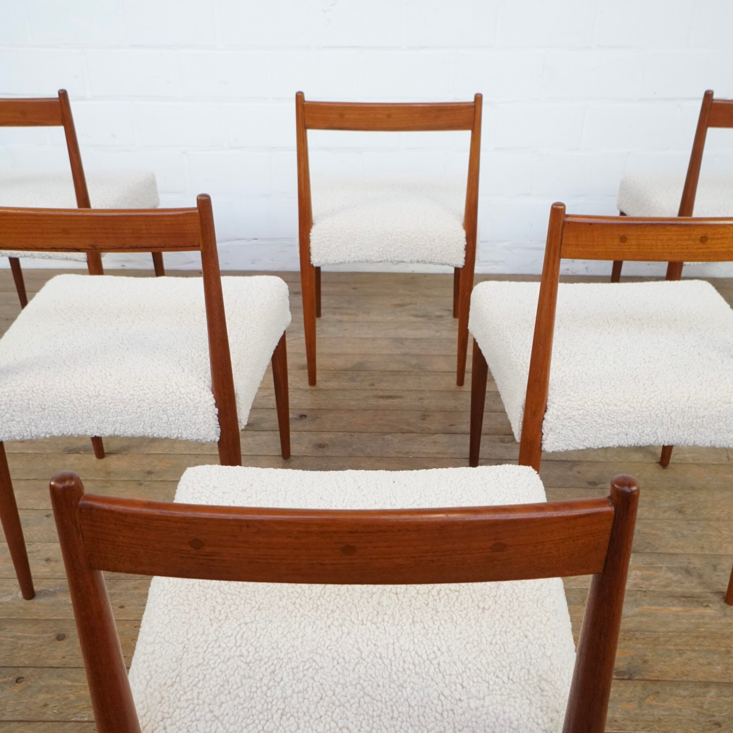 Ensemble de 6 chaises en teck avec nouveau tissu bouclé