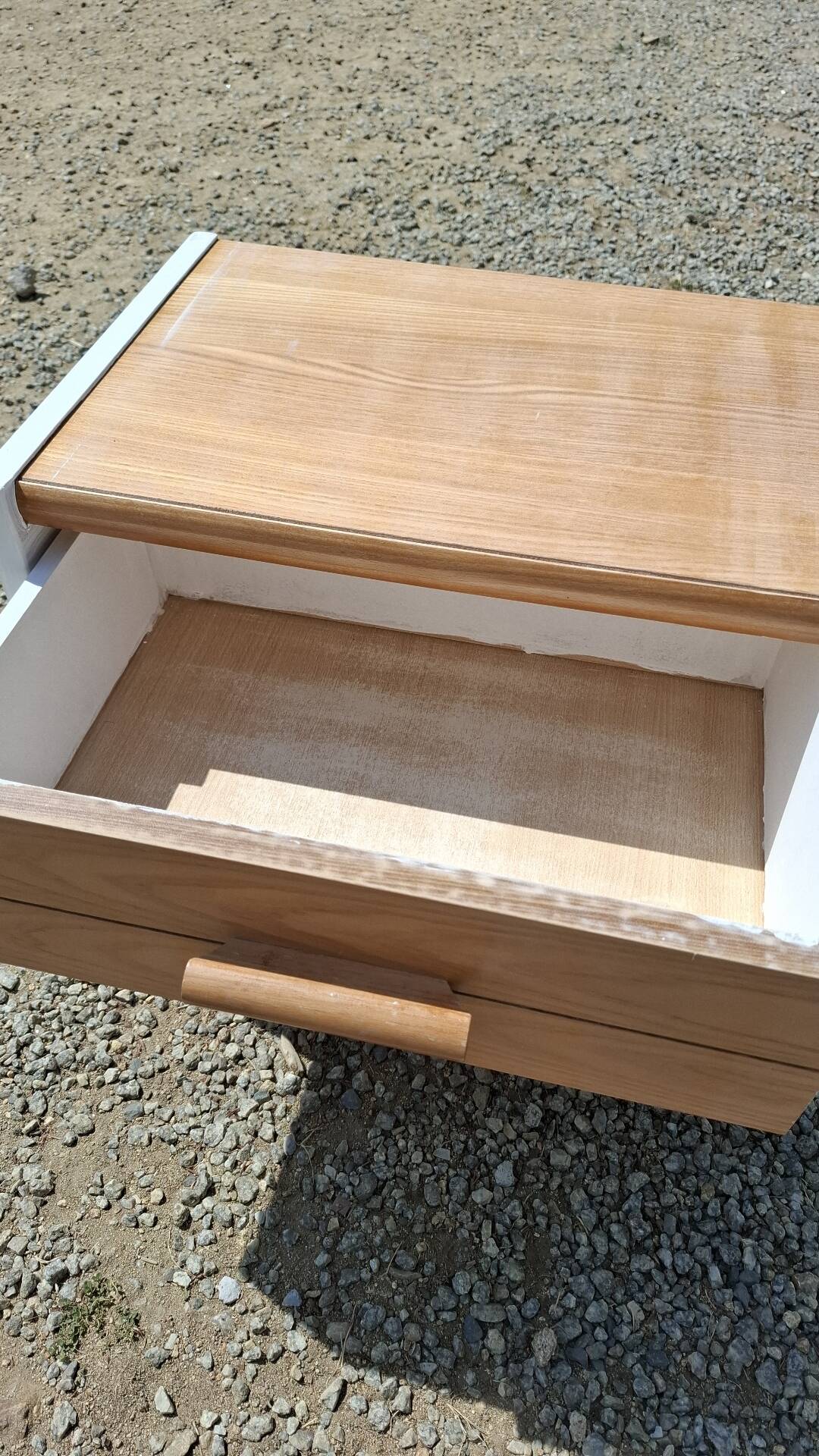 Table de chevet blanc et bois