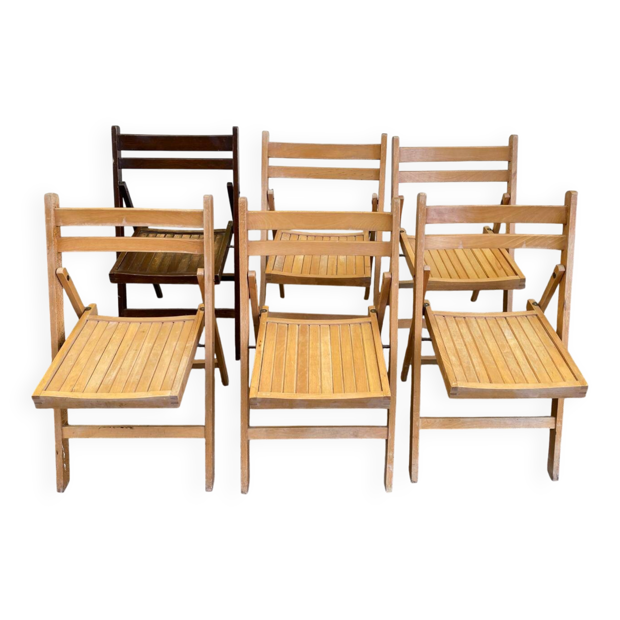 Set of 6 vintage folding chairs in solid wood, bistro/Scandinavian style.
