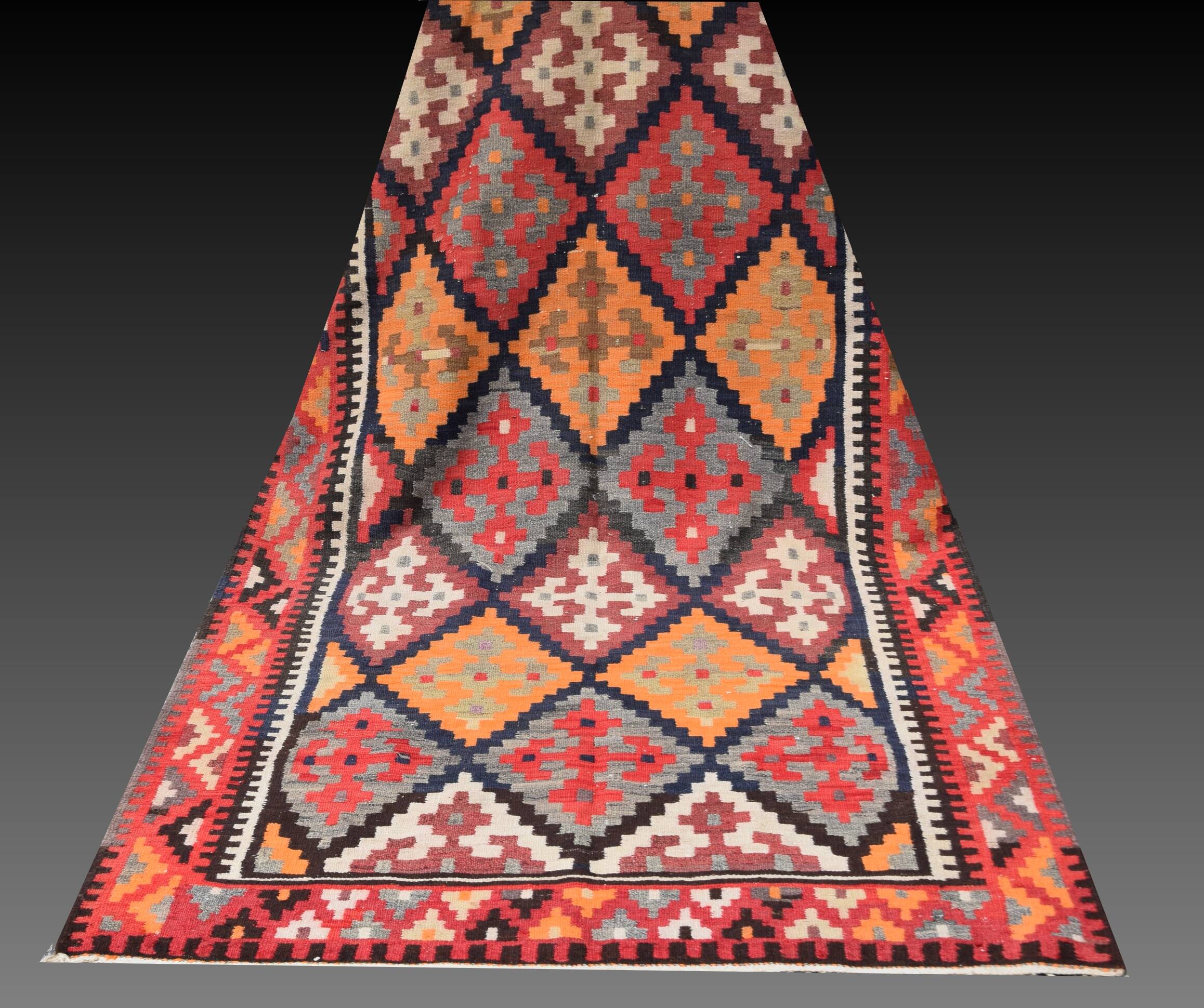 Tapis Kilim Gashgaï Iran : 310 x 1.23 Mètres- Galerie Sardje
