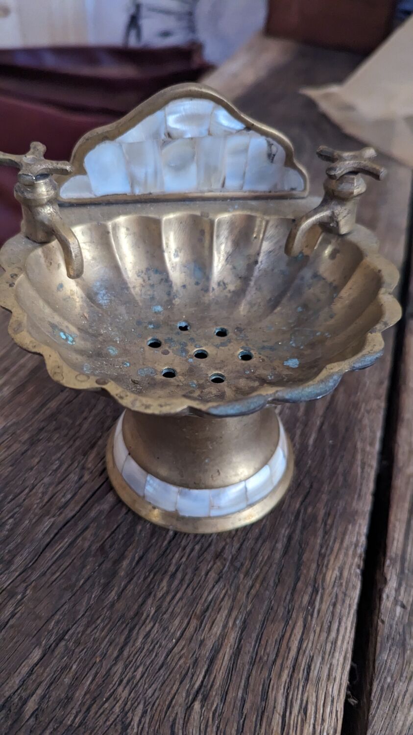 Brass and mother-of-pearl soap holder