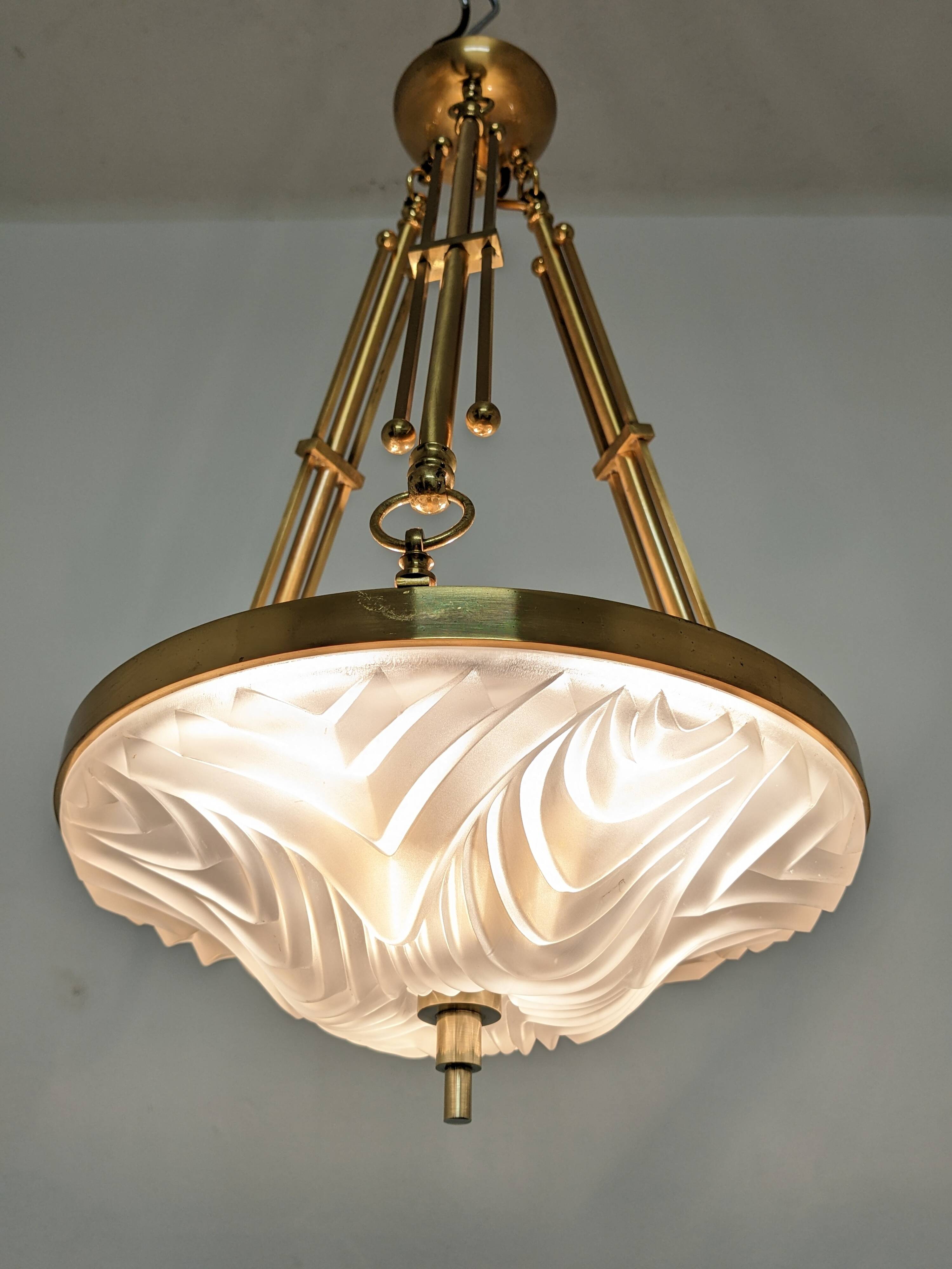 Lustre vasque de style Art déco en verre et laiton