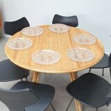 Table à manger en rotin des années 60