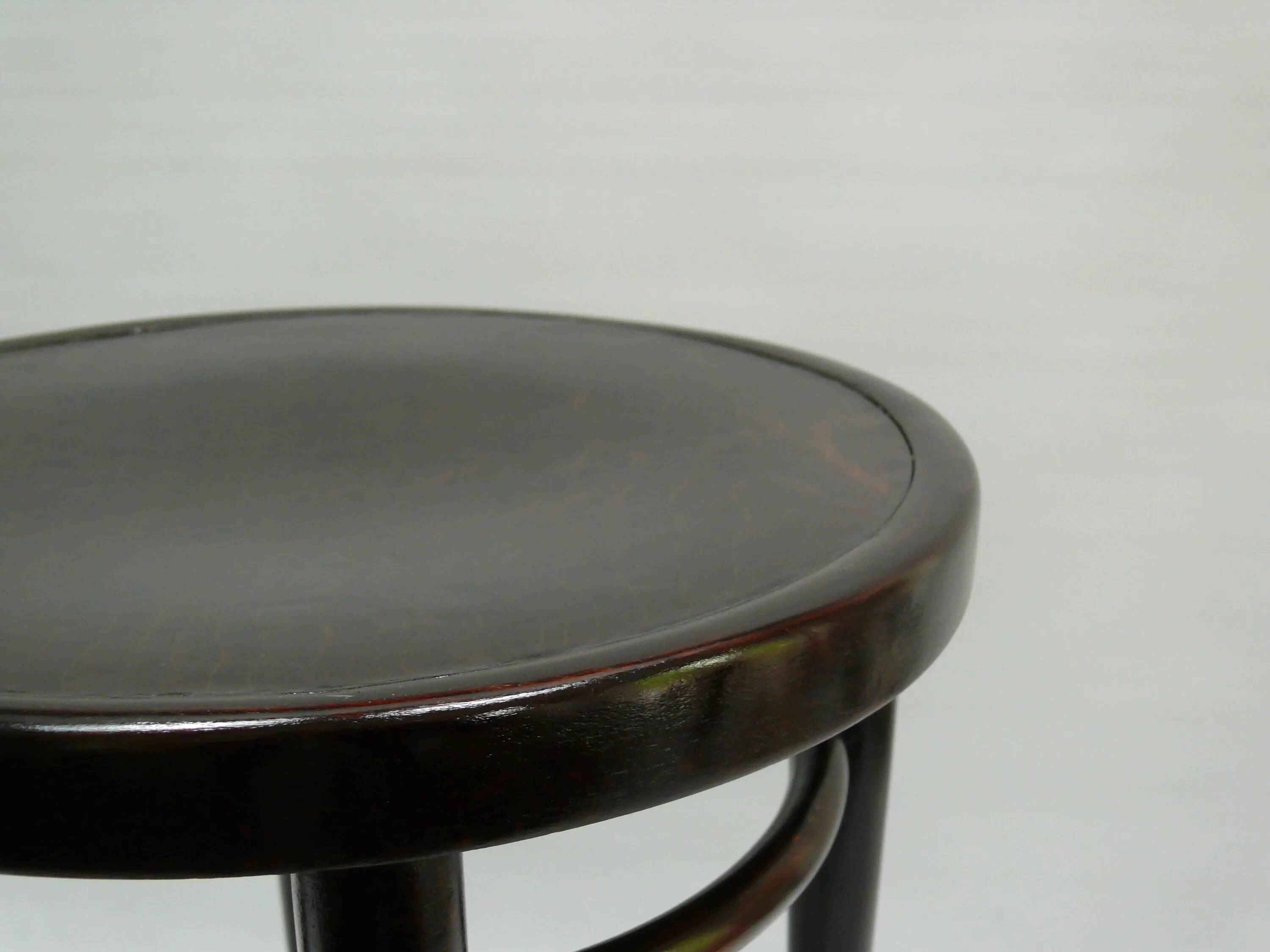 Original Thonet bentwood stool, first half of the 20th century - restored