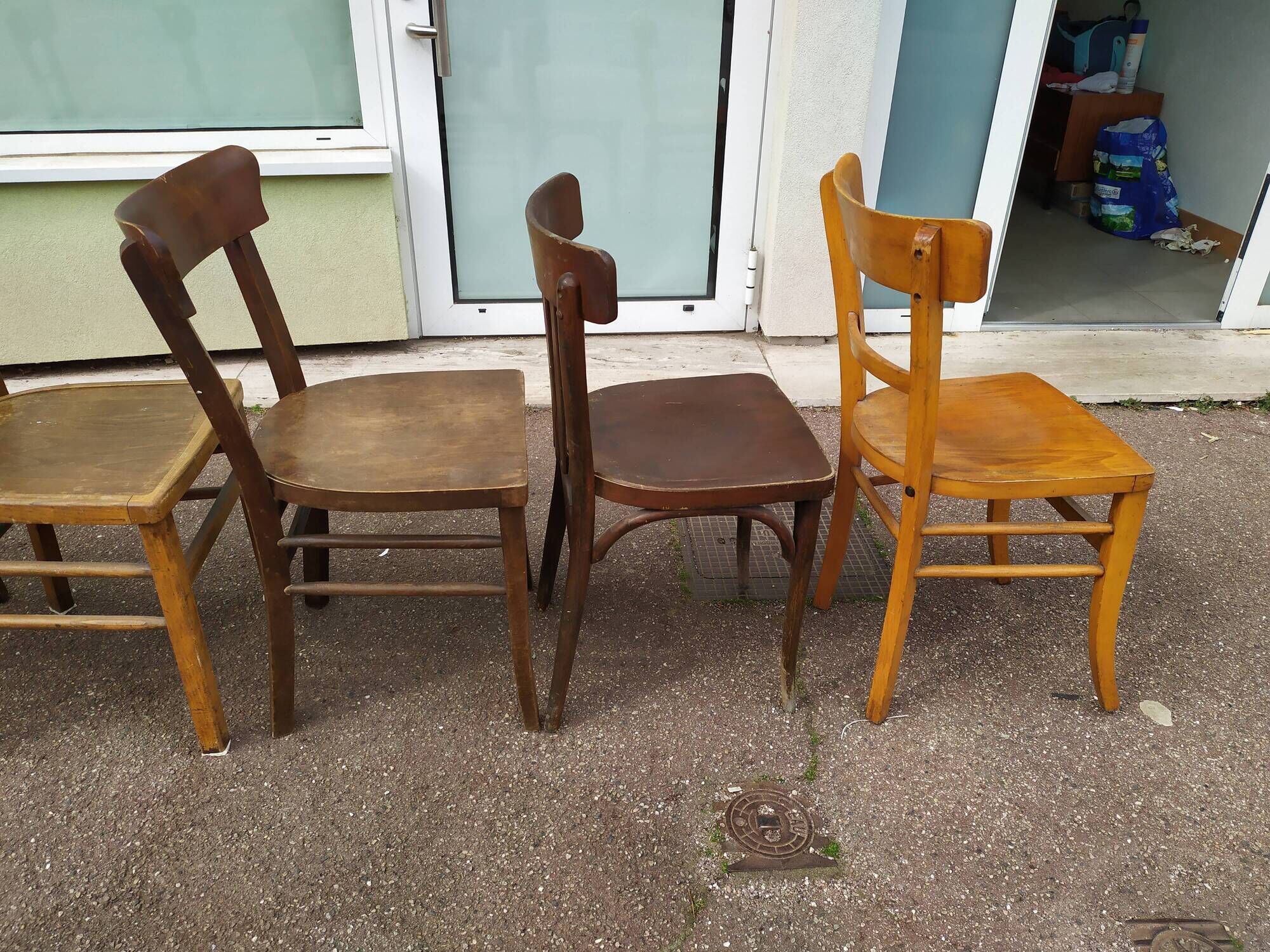 Set of 10 wooden bar bistro chairs - old - vintage