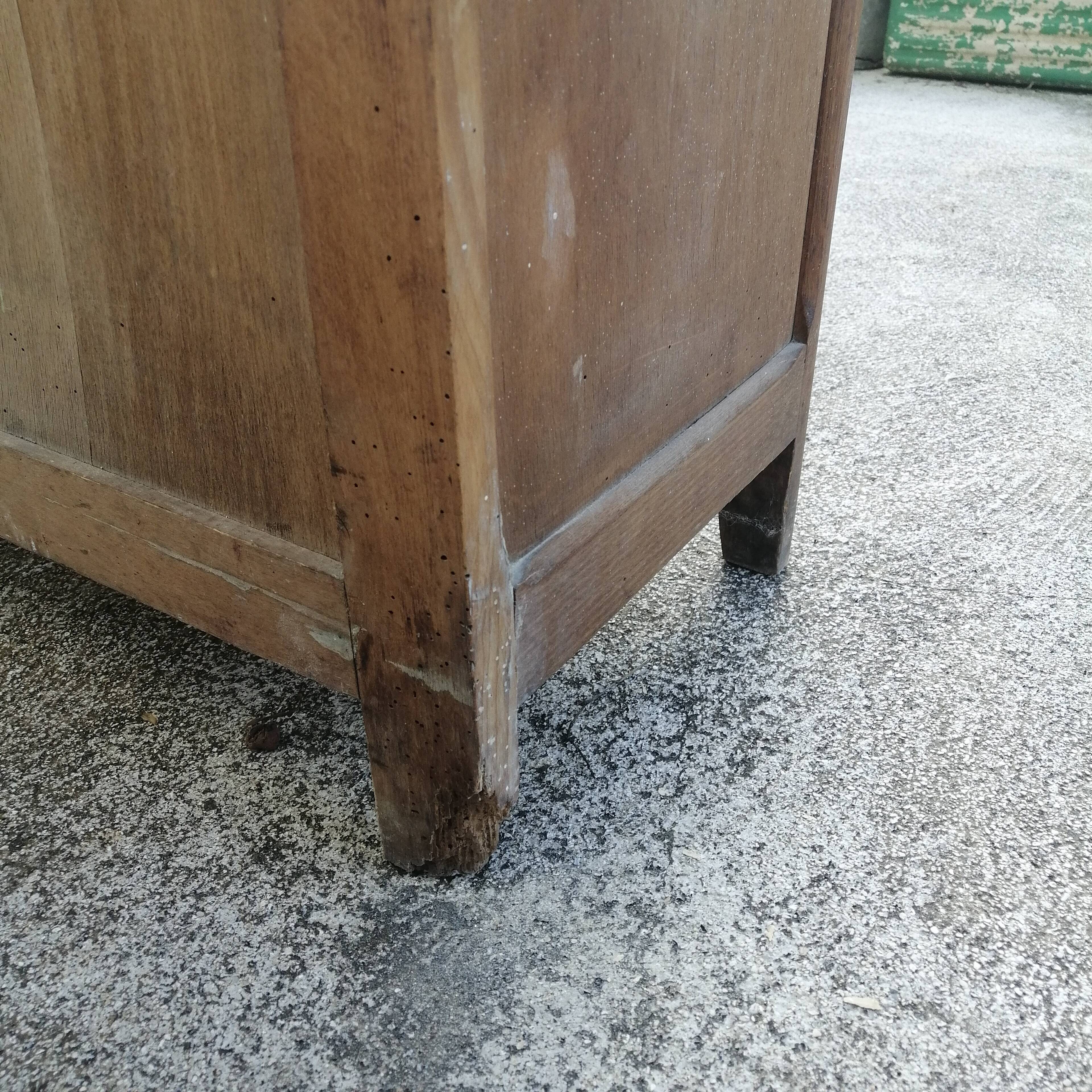 Meuble asymétrique-commode