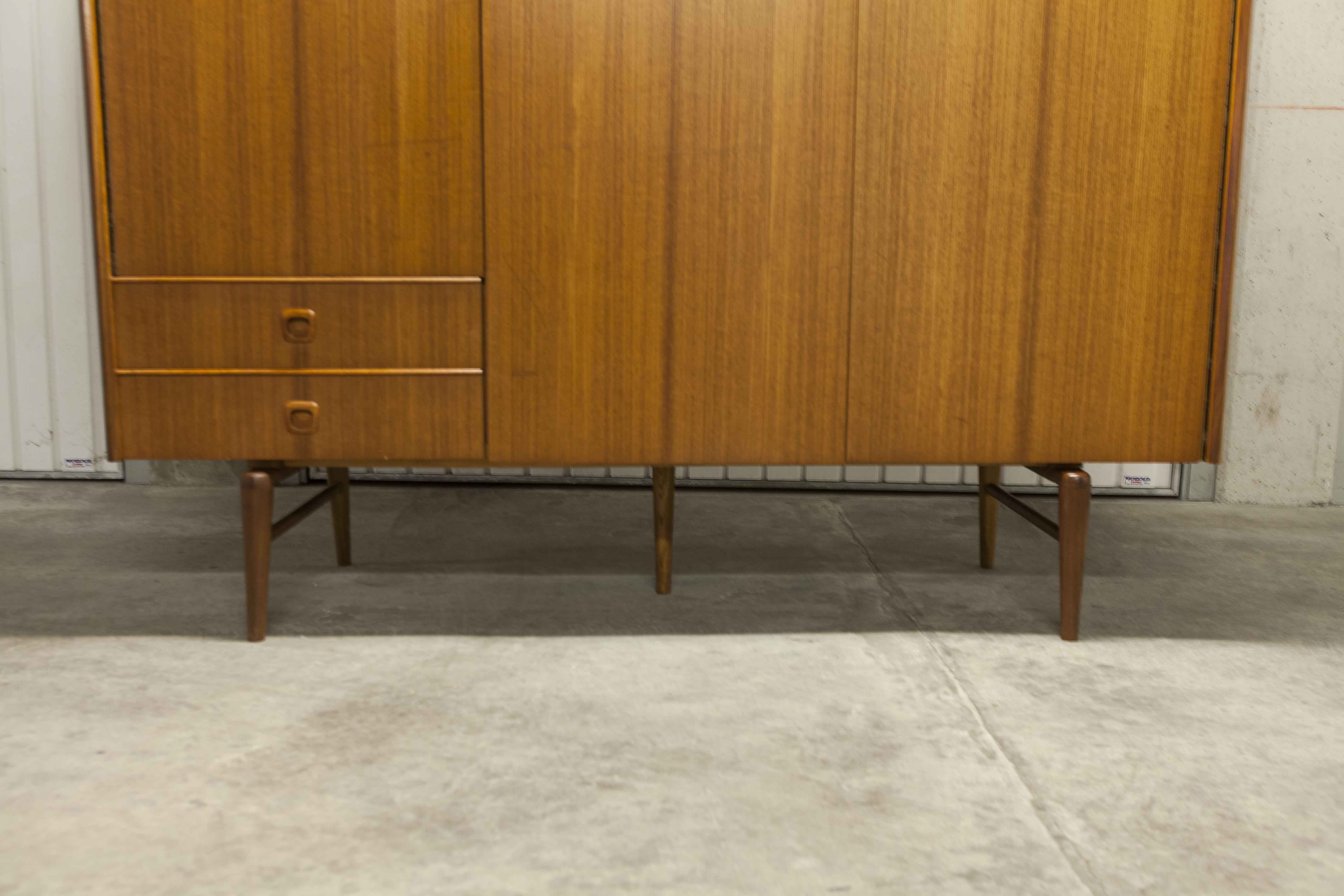 Armoire teck des années 60 Simat Meubles