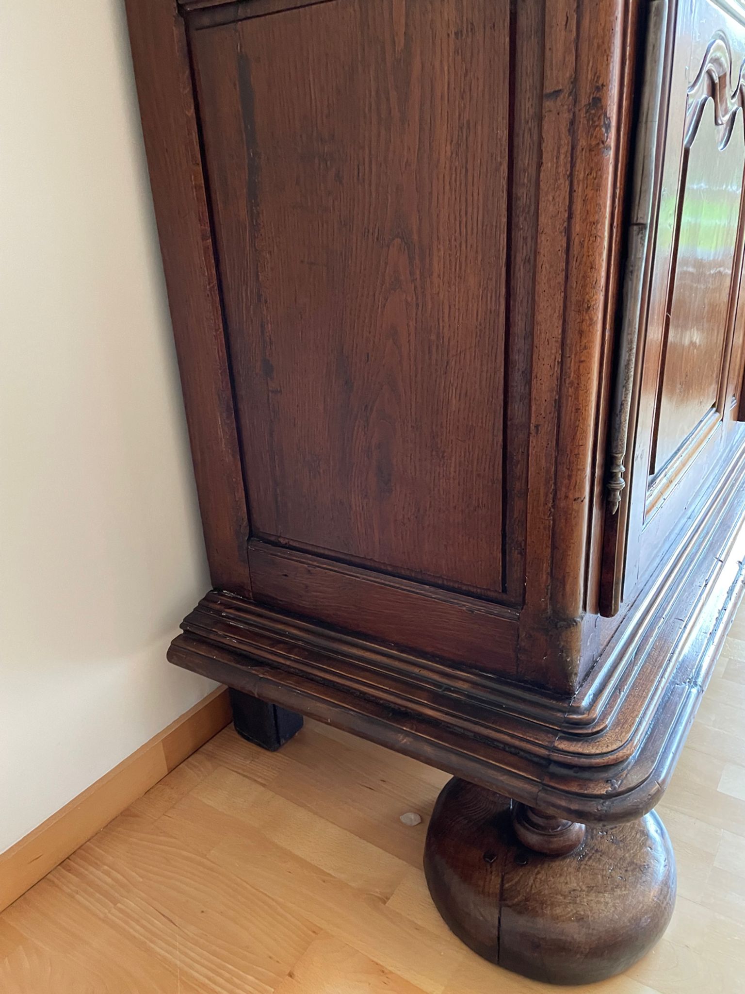 Eighteenth century castle cabinet in walnut Louis XIII style