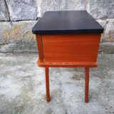 Table de chevet bois et rotin tressé