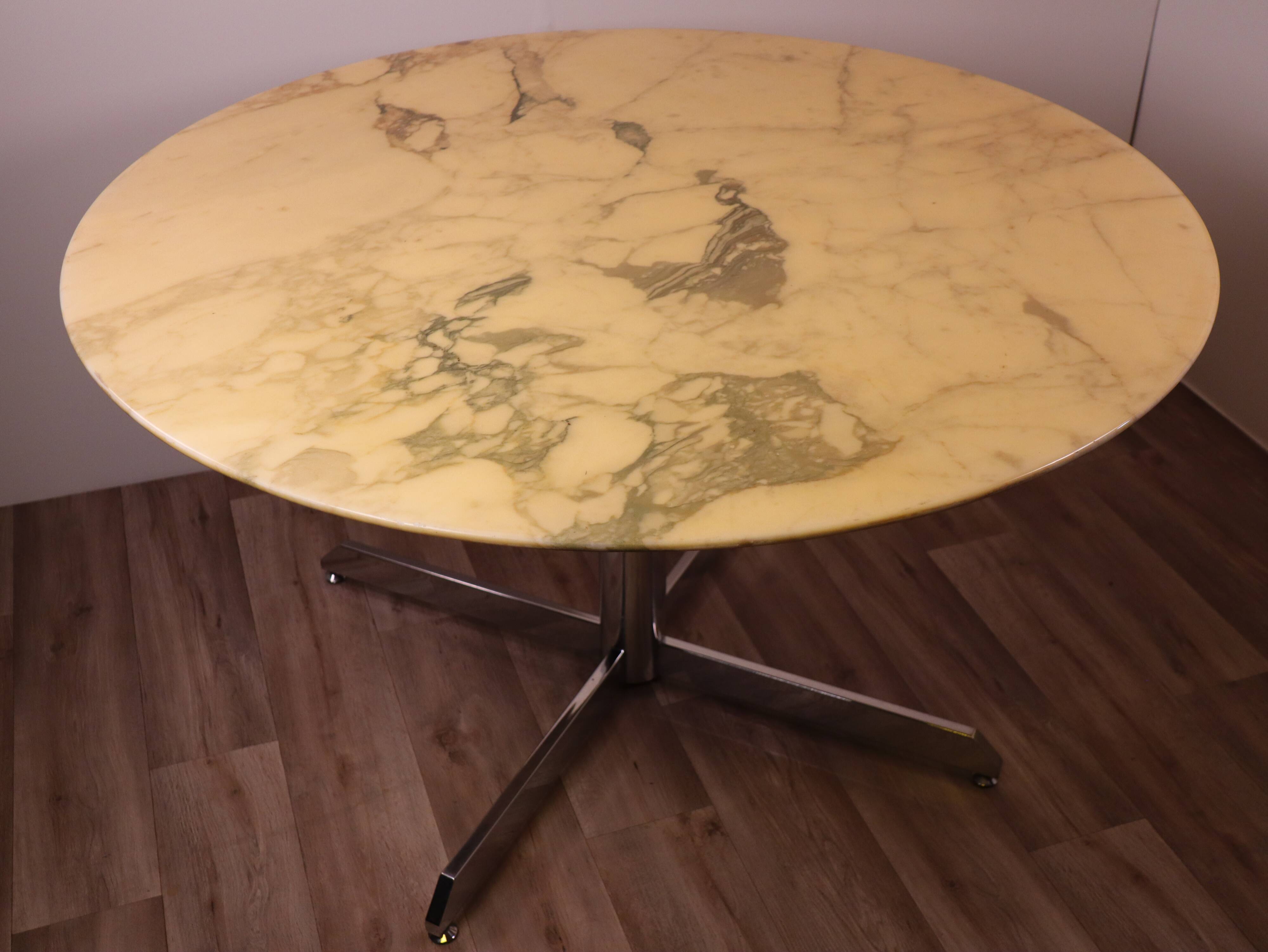 Table de repas Roche Bobois en marbre 1970