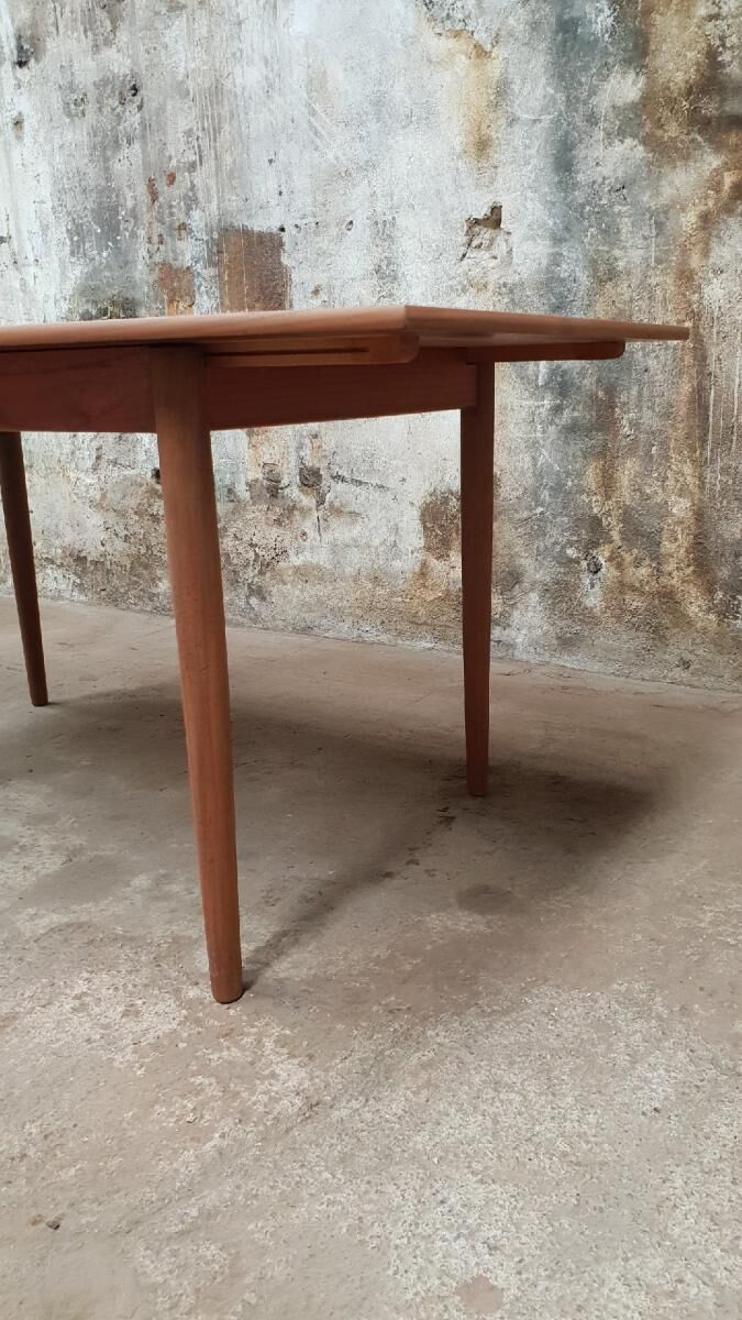 Scandinavian table extansible