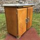Buffet Mado vintage à 2 portes et 1 tirette en cp chêne.