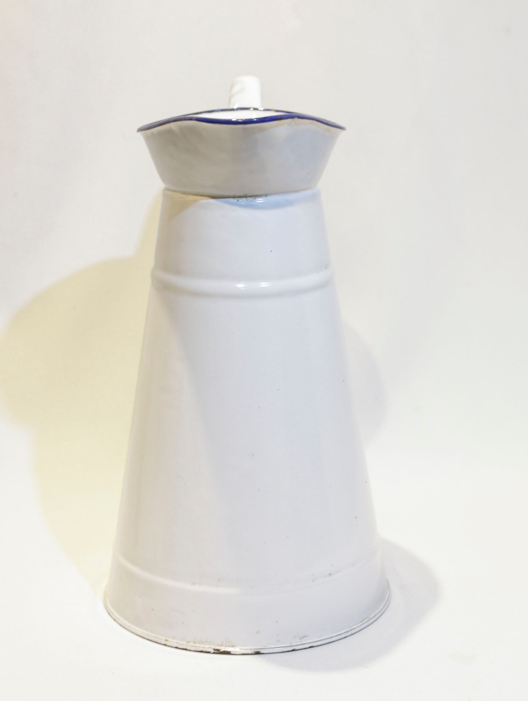 Enamelled metal watering can