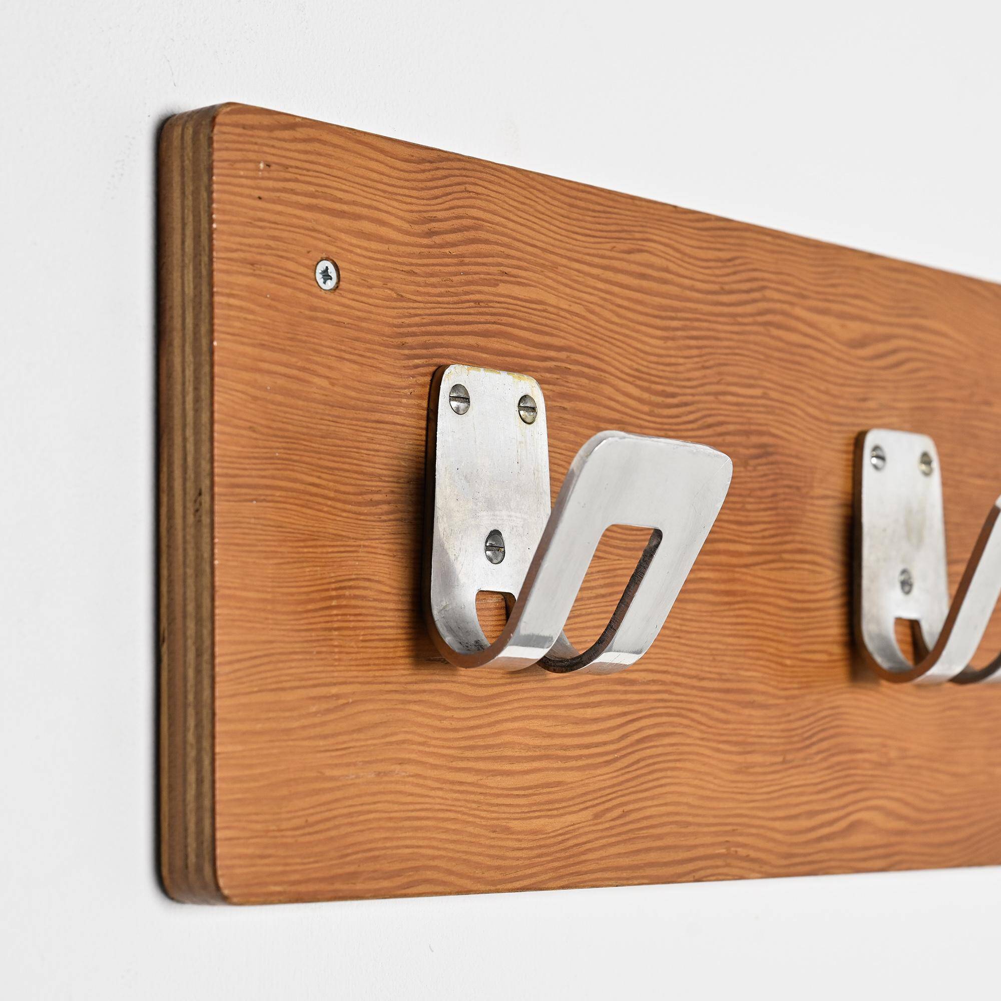 Pierre Guariche: Coat rack for La Plagne, around 1968