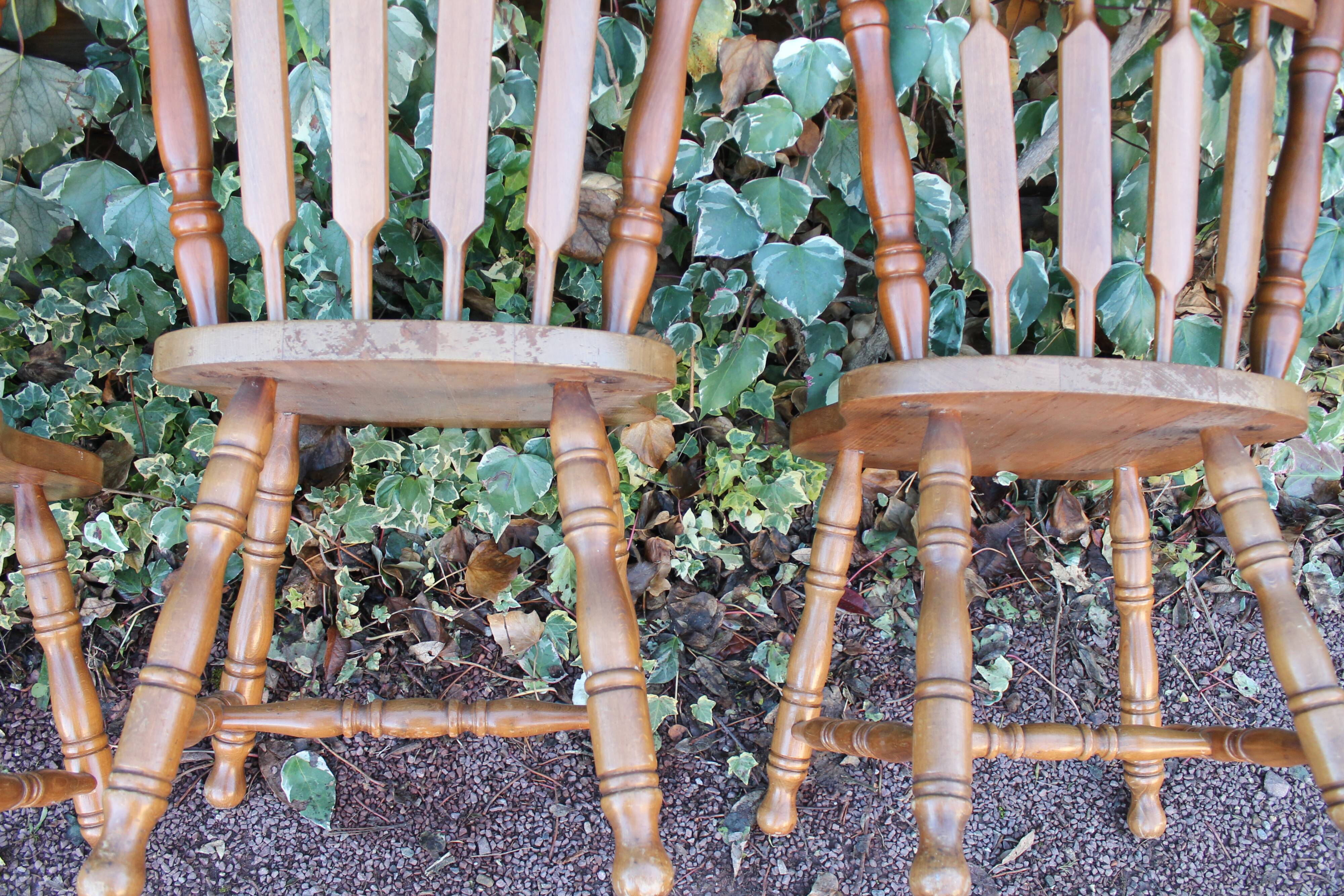 Lot of 4 western chairs