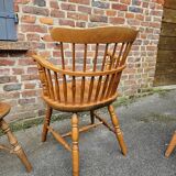 Set of 4 Windsor type chairs designed by Ethan Allen