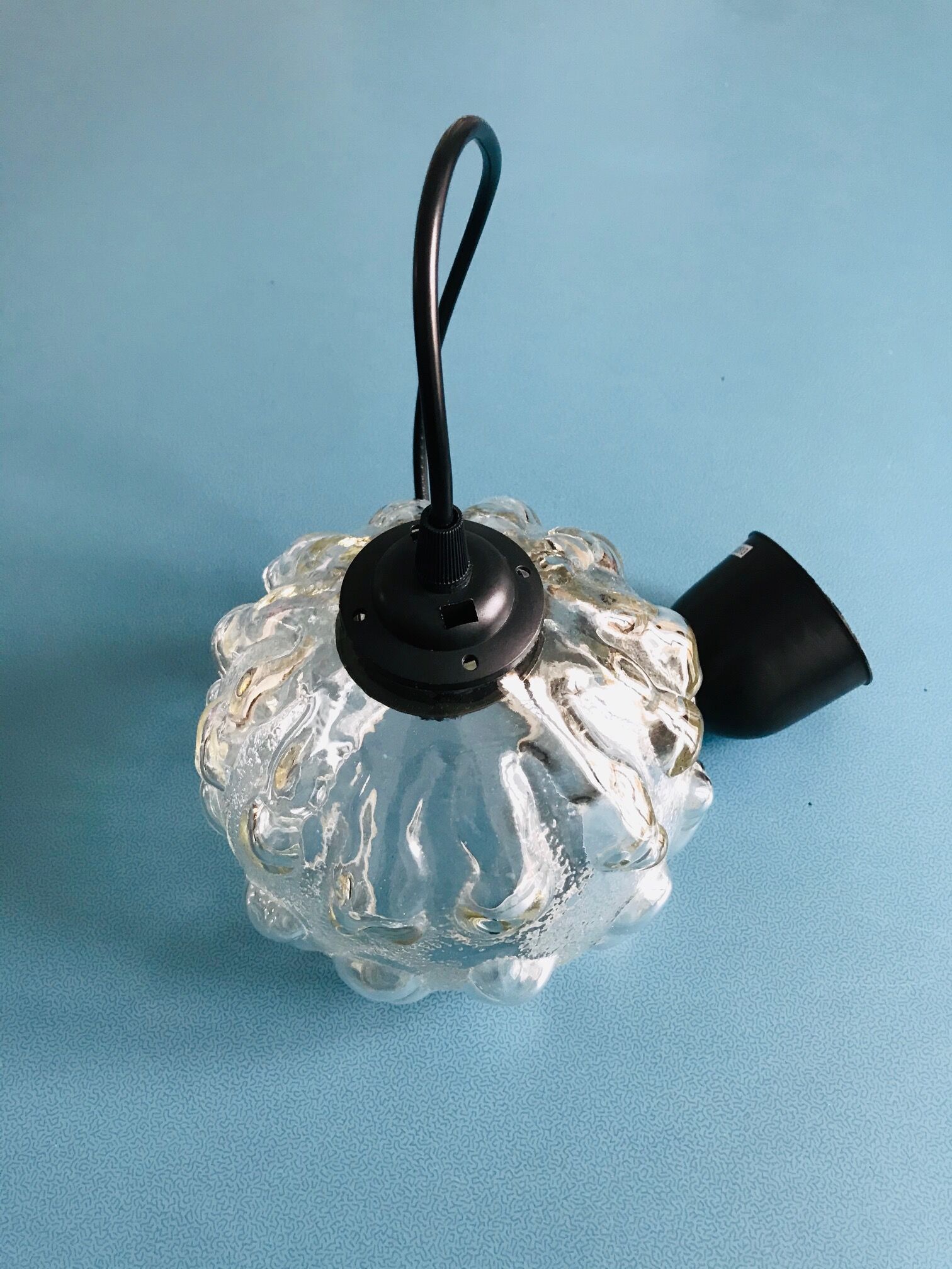 Molded glass suspension