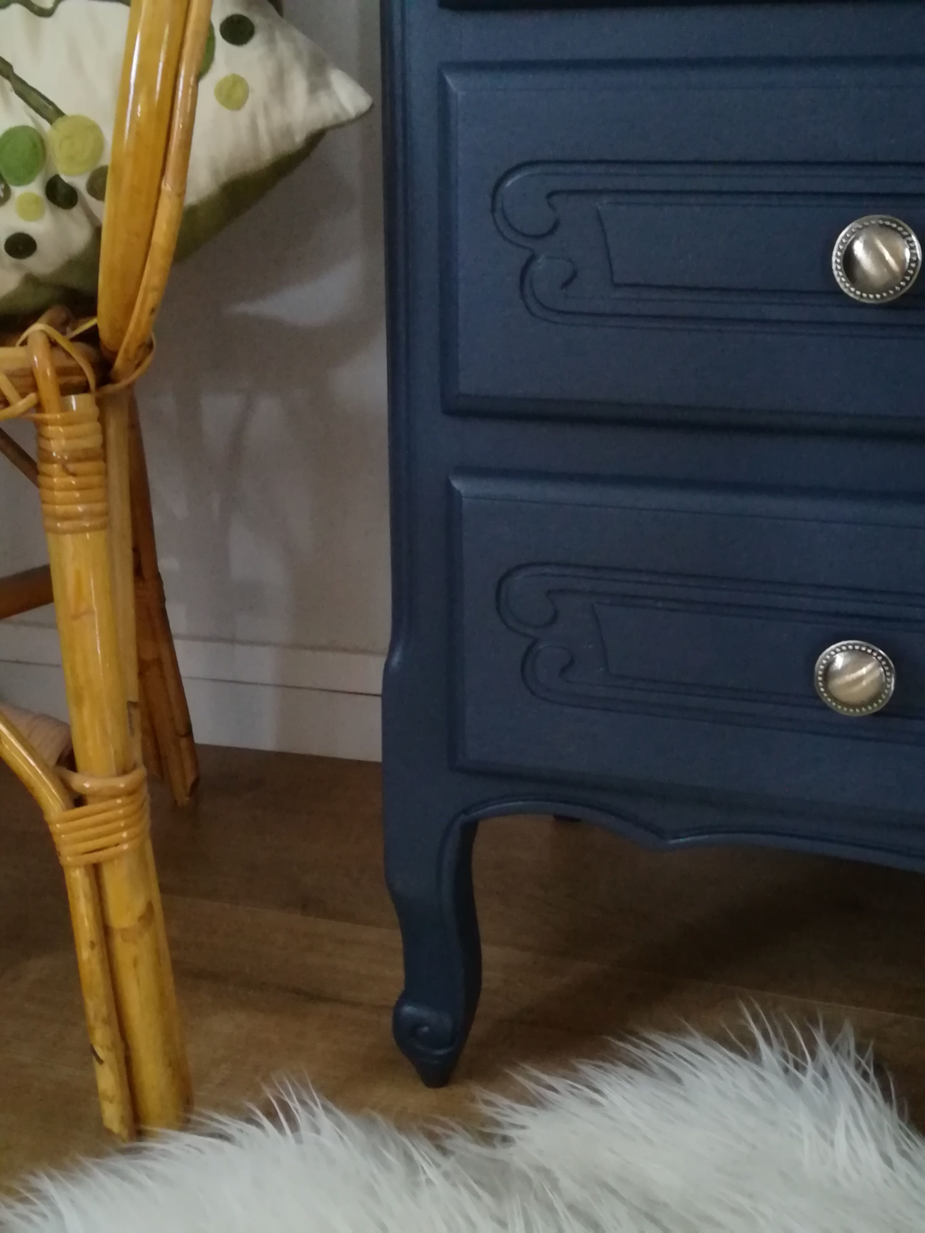 Vintage dresser, solid wood tray