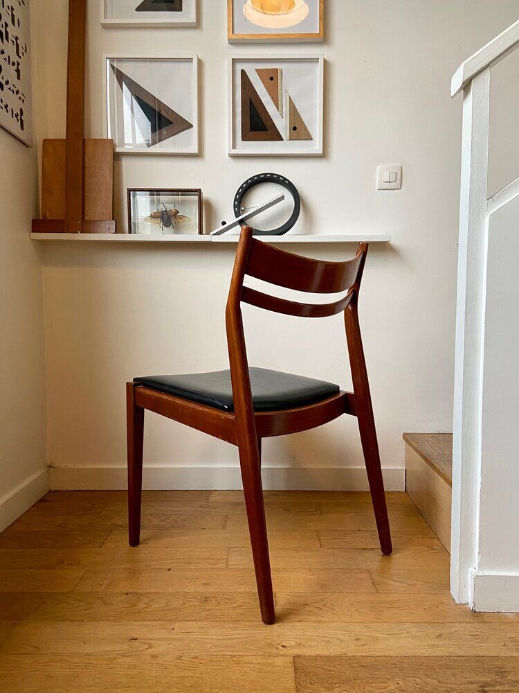 Chaise scandinave en teck et skaï noir