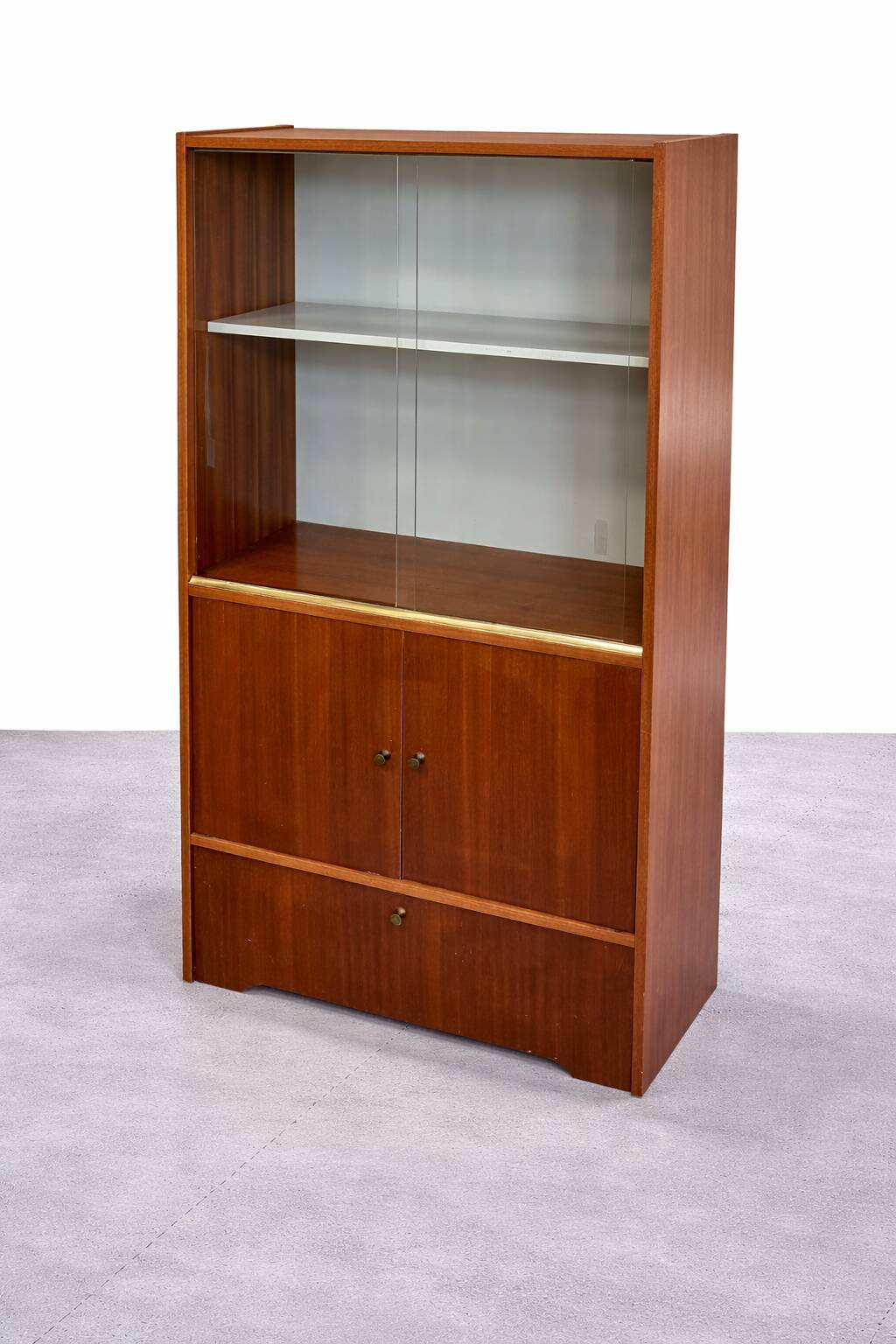 Display shelf