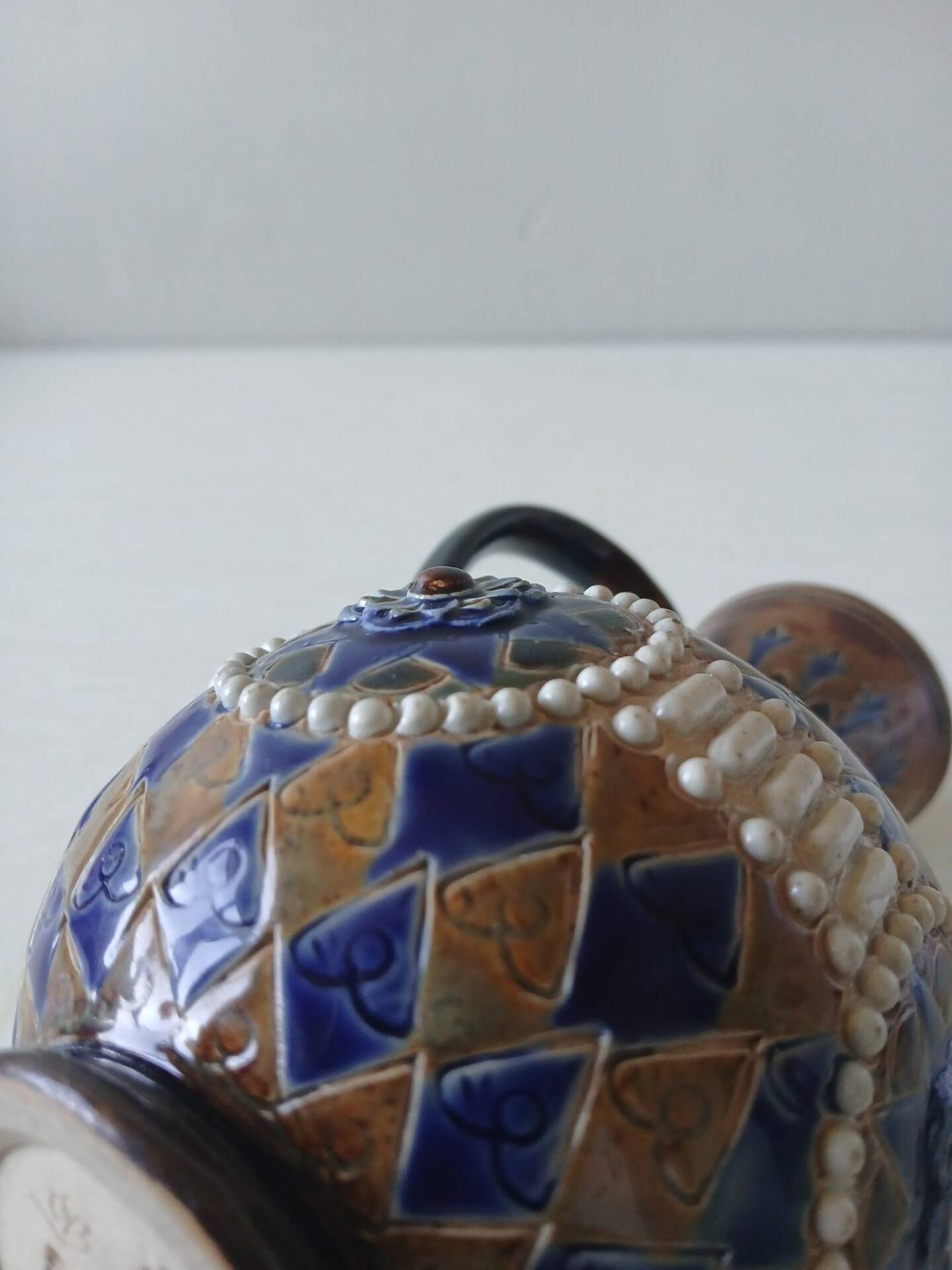Doulton Lambeth vase 1895 – Ethel Beard & Florrie Jones – Art Nouveau