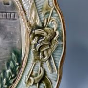 Set of two plates late nineteenth in slip Jeanne d'Arc