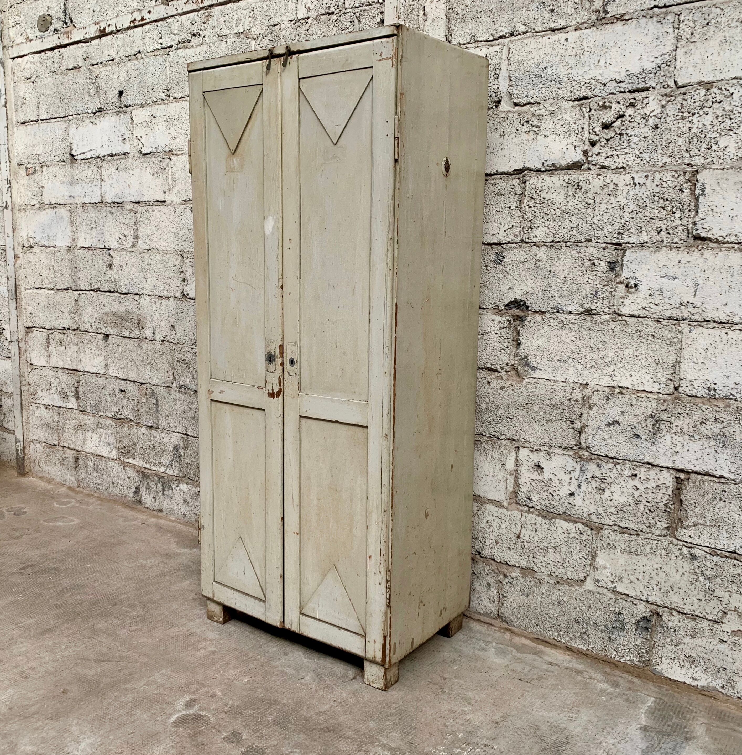 Ancienne vestiaire d'atelier