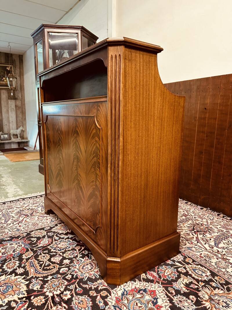 Antique English Chesterfield mahogany bar with bar stools