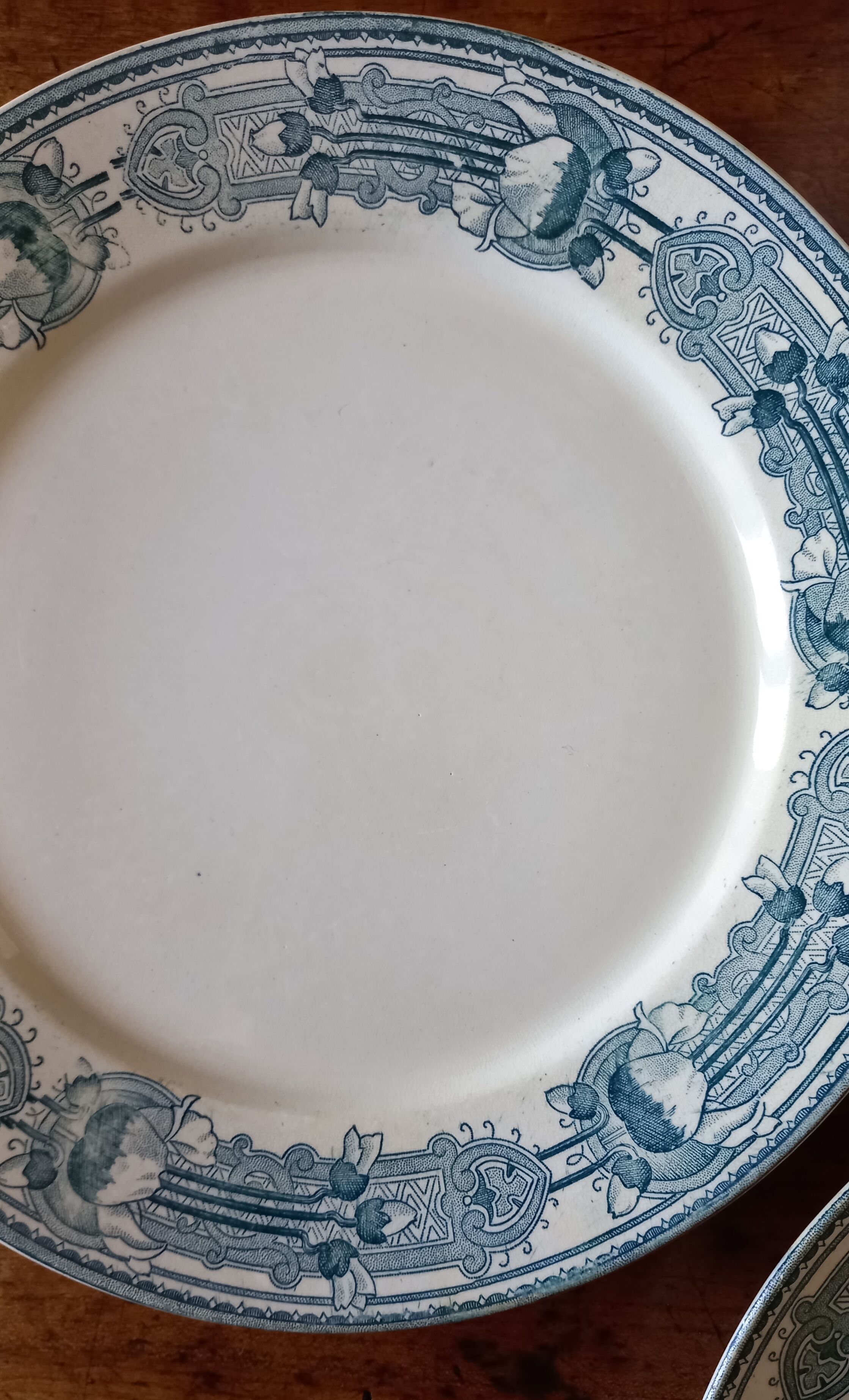 2 flat old plates (ø 25 cm) earthenware terre de fer creil montereau massena