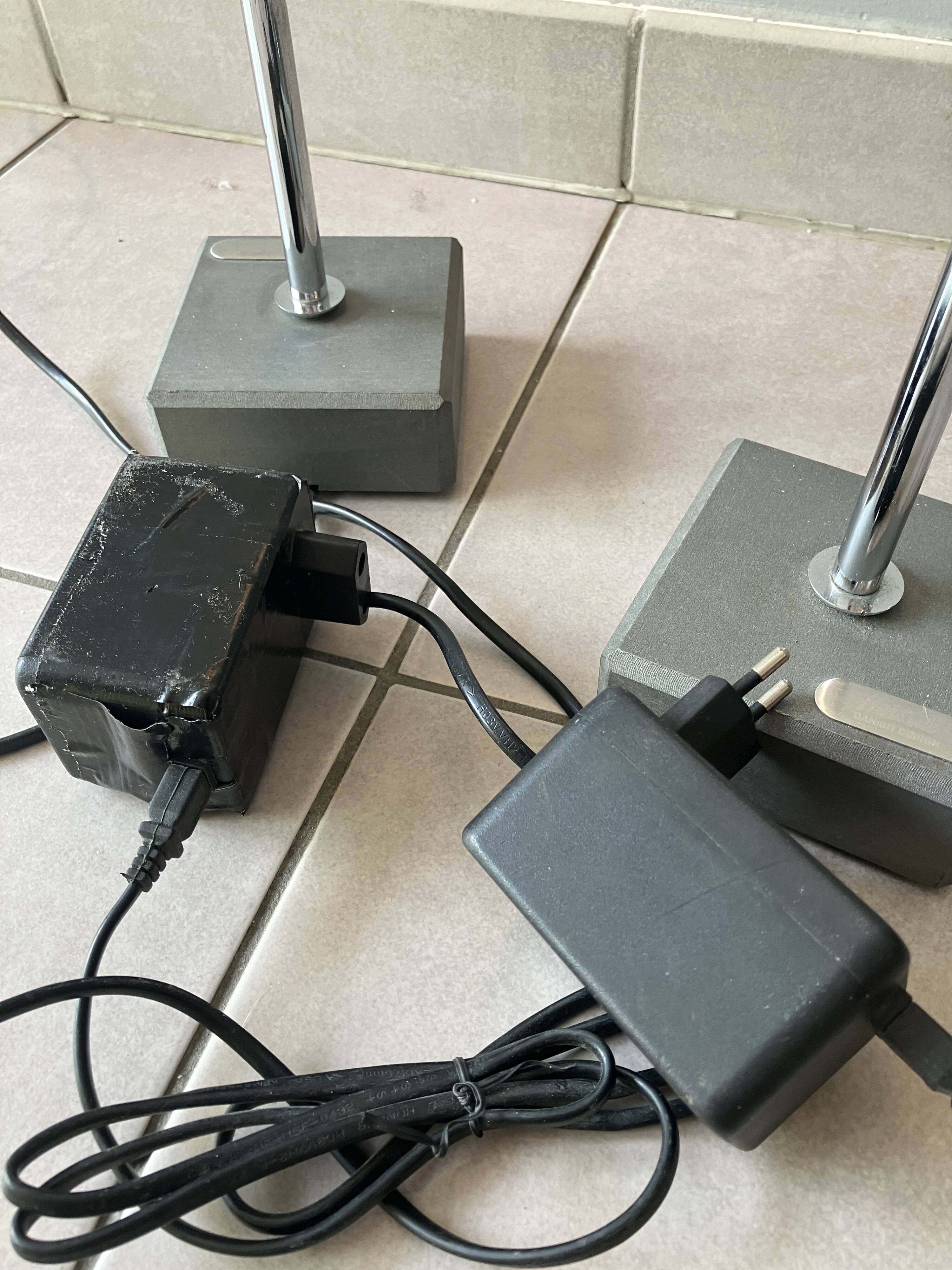 Paire de lampadaires Herstal acier chromé