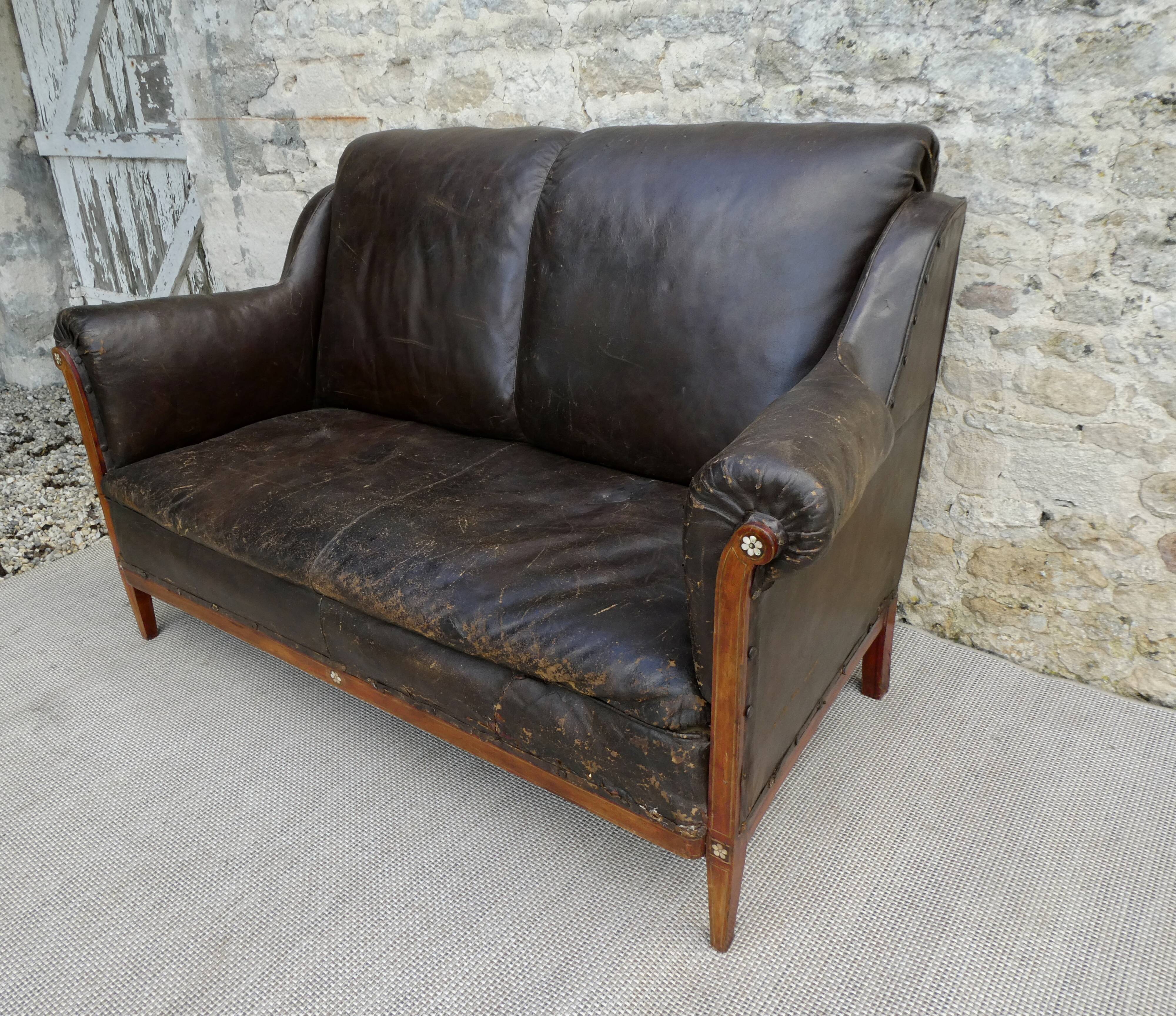 Leather bench and mother-of-pearl marquetry