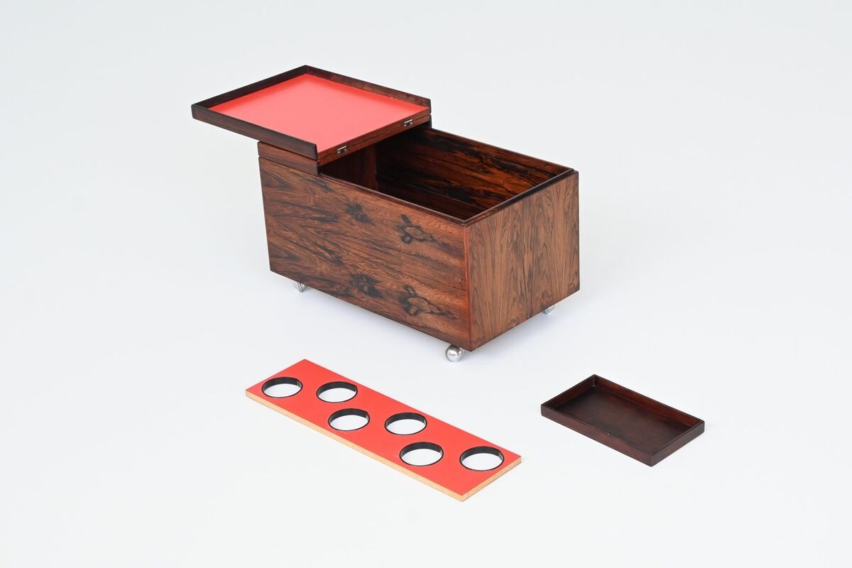 Poul Norreklit dry bar in rosewood Dyrlund Denmark 1960